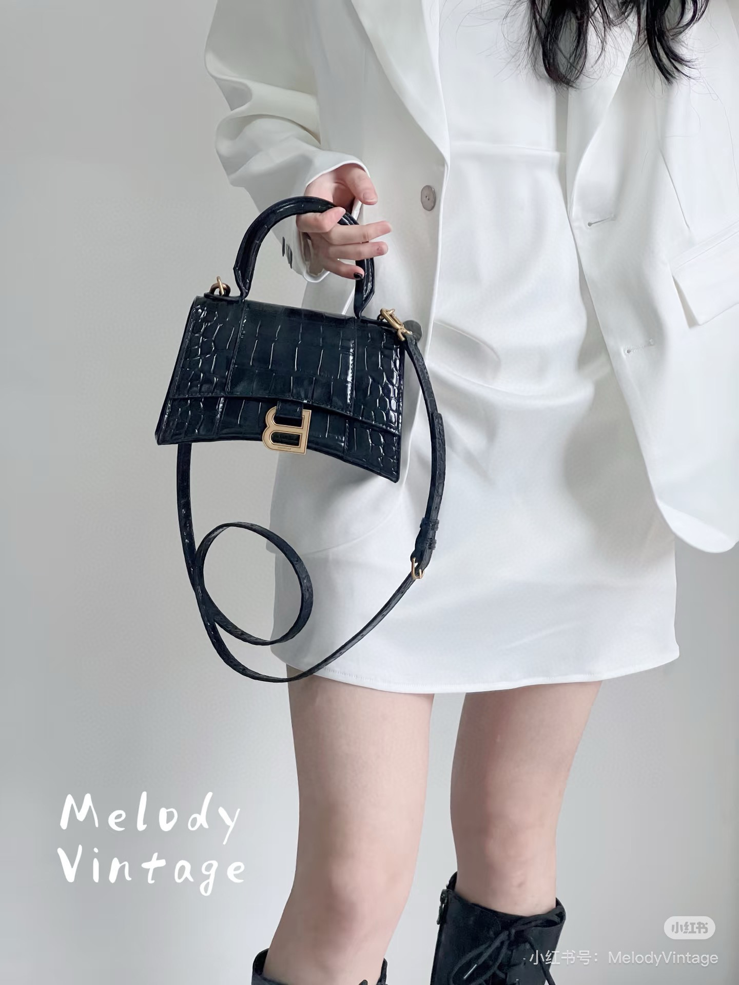 Balenciaga 발렌시아가 바렌시아가 아워글래스 스몰 크로커다일 엠보 블랙 토트백 6