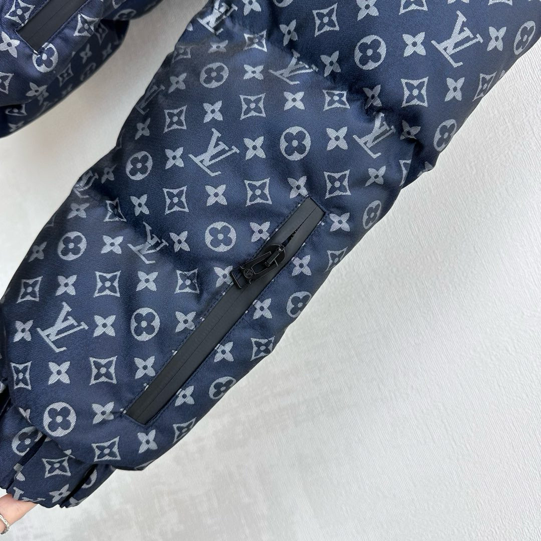 Louis Vuitton 루이비통 모노그램 벨티드 패딩 점퍼 13