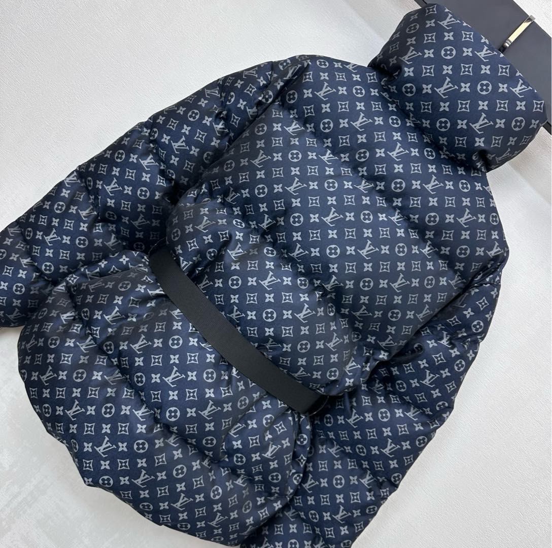Louis Vuitton 루이비통 모노그램 벨티드 패딩 점퍼 16