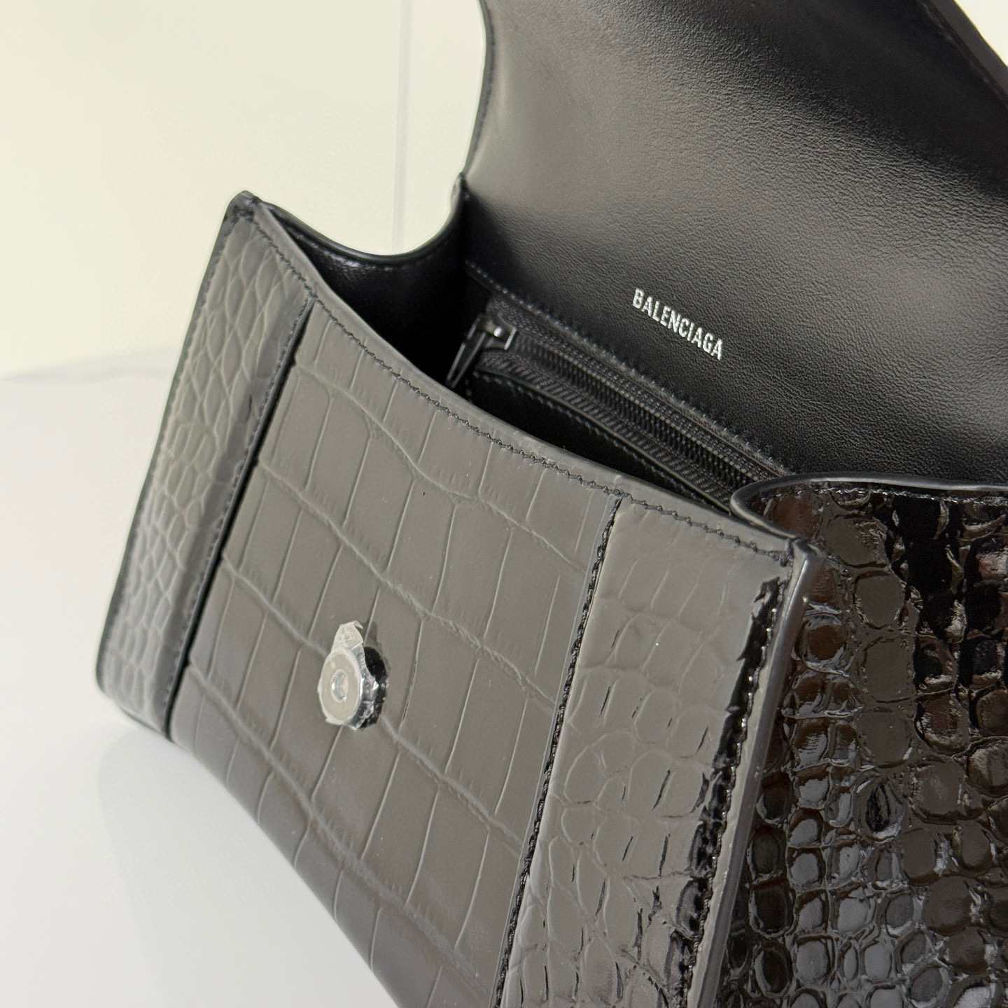 Balenciaga 발렌시아가 바렌시아가 크로커다일 엠보 블랙 아워글래스 탑핸들백 S 18