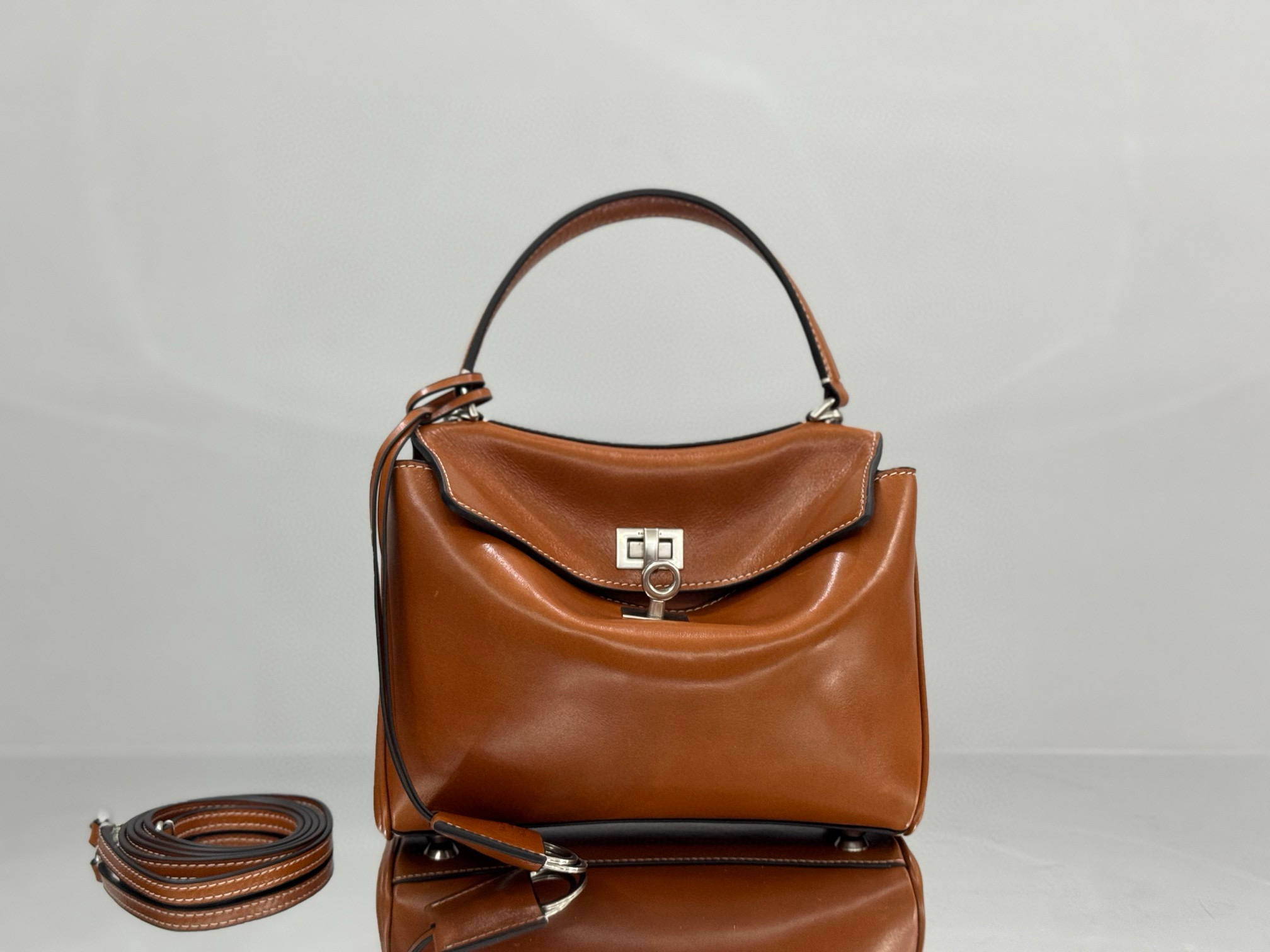 Balenciaga 발렌시아가 BALENCIAGA RODEO 미니 브라운 토트백 1