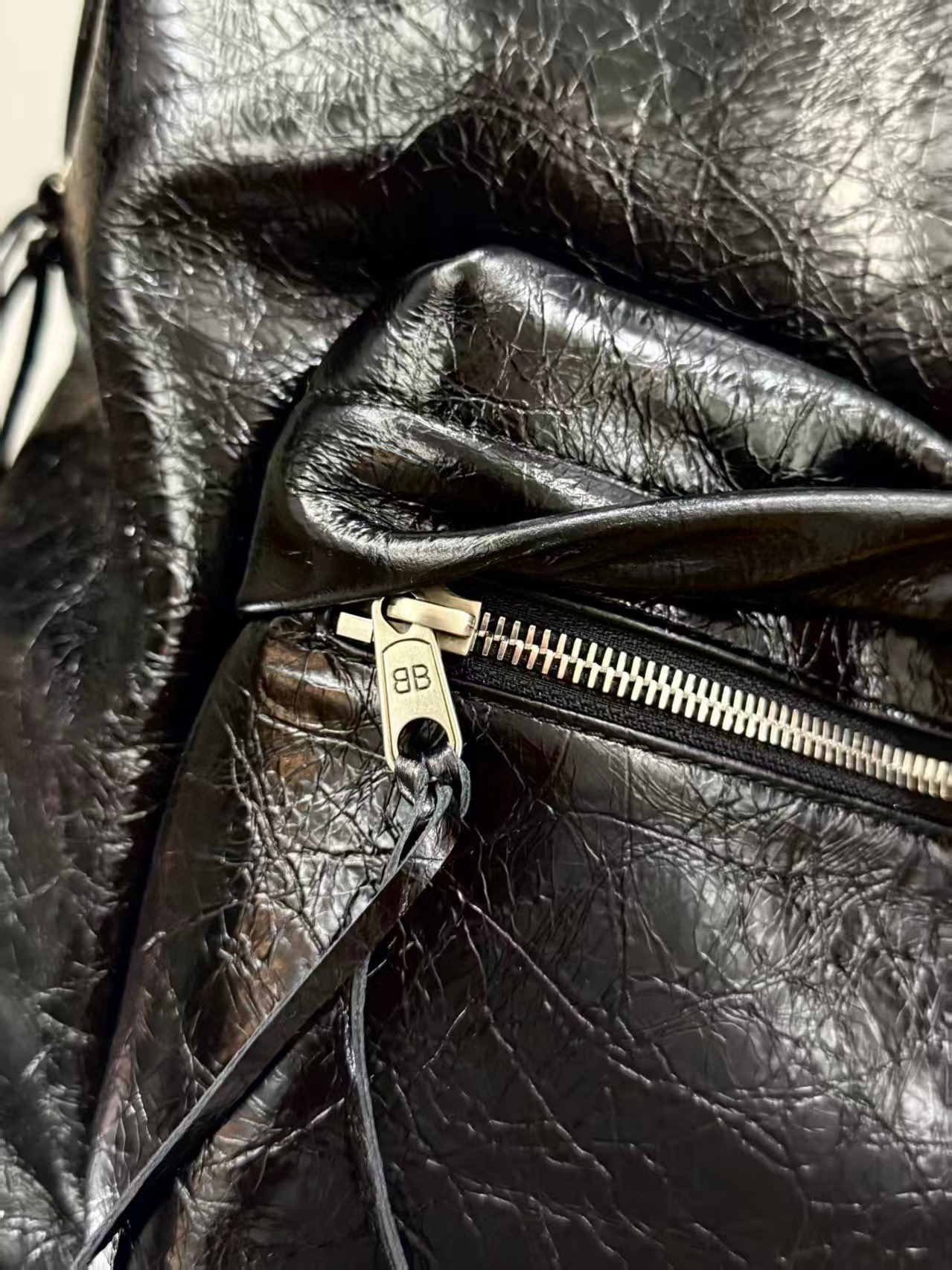 Balenciaga 발렌시아가 익스플로러 오일드 레더 블랙 백팩 7