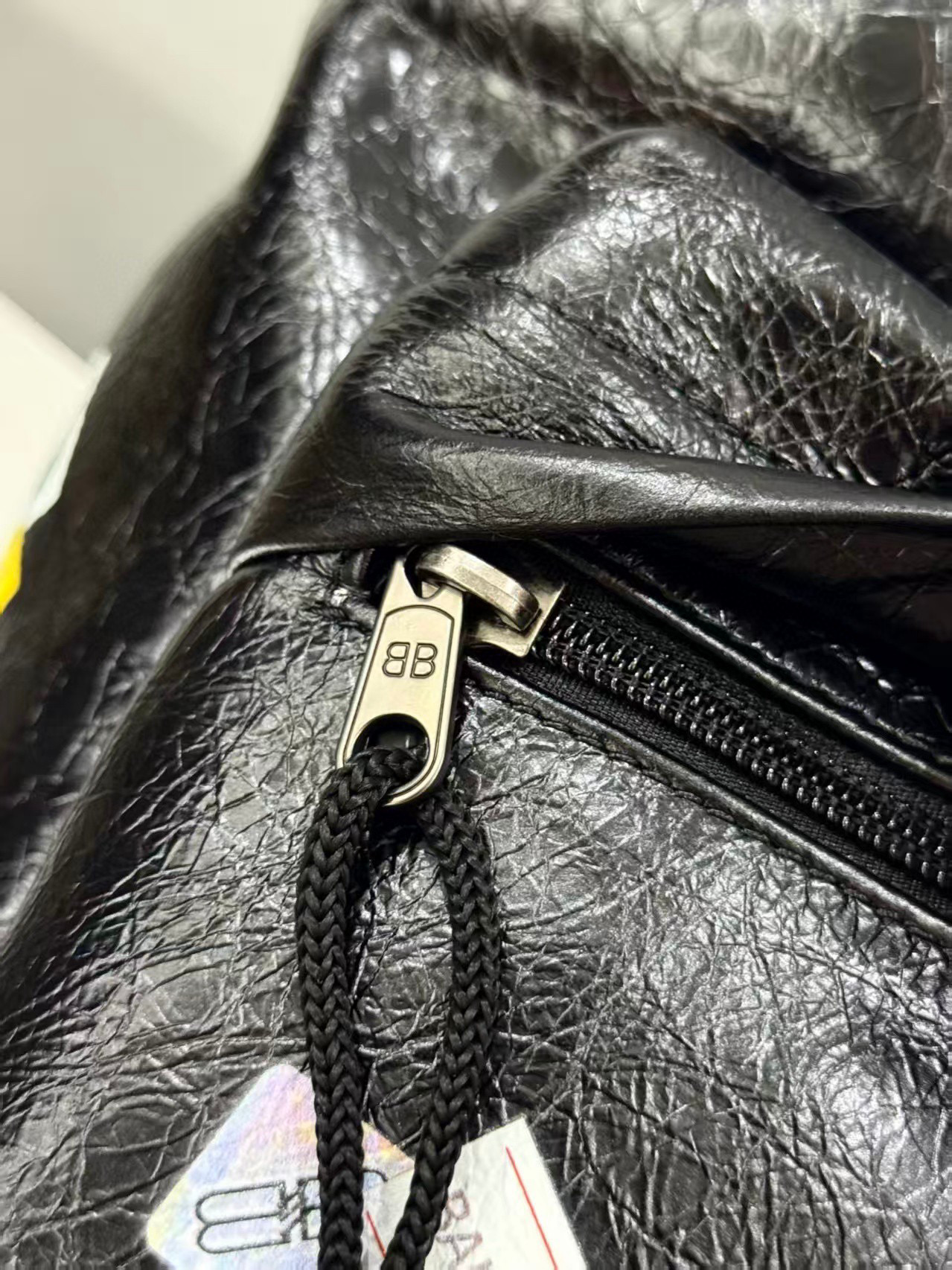 Balenciaga 발렌시아가 Explorer 시리즈 오일드 레더 스티커 장식 백팩 6