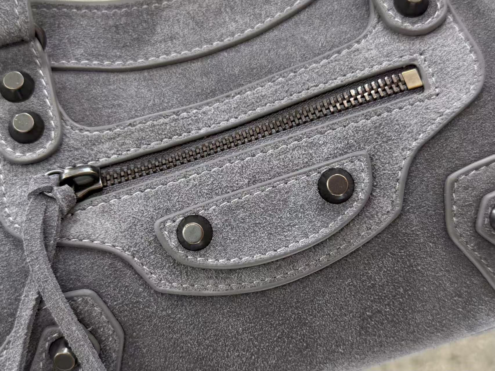 Balenciaga 발렌시아가 클래식 모터 시티백 스웨이드 그레이 5