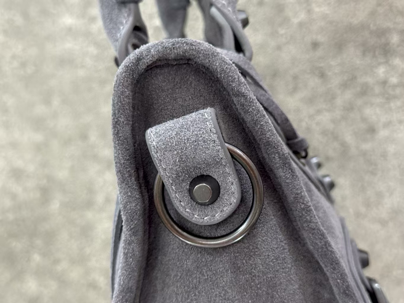 Balenciaga 발렌시아가 클래식 모터 시티백 스웨이드 그레이 6