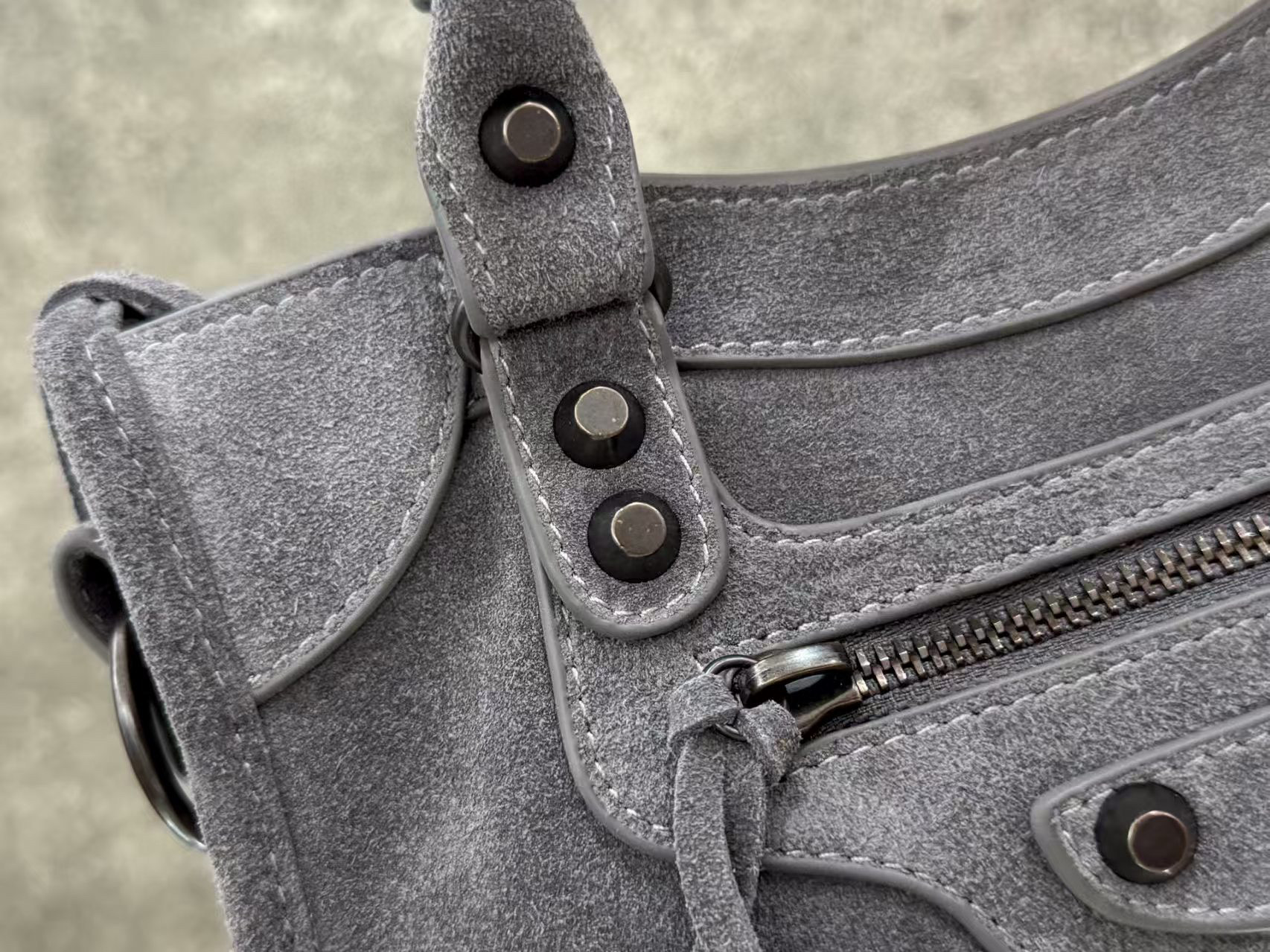 Balenciaga 발렌시아가 클래식 모터 시티백 스웨이드 그레이 7