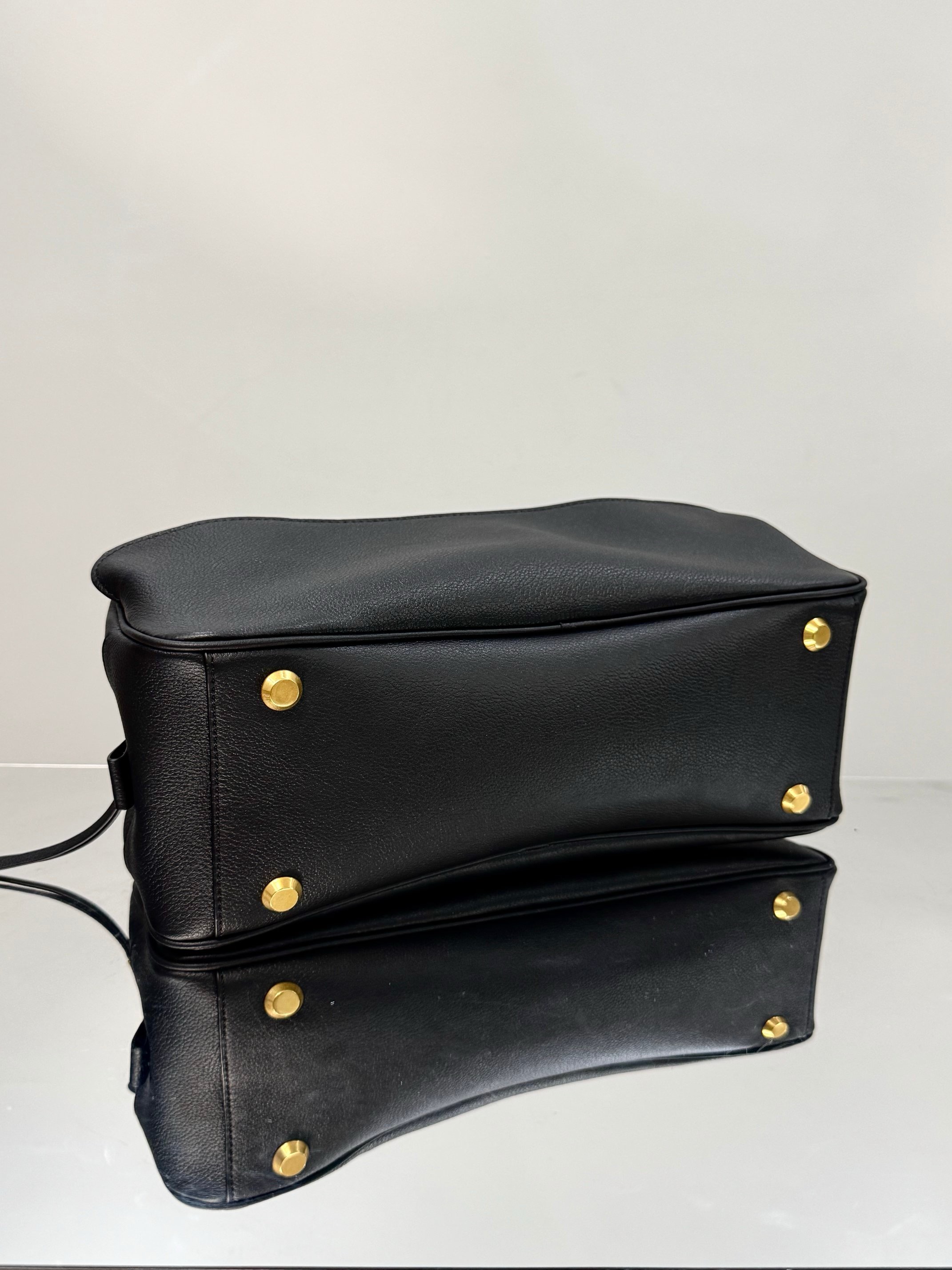 Balenciaga Carrie Bowling Small Bag 발렌시아가 캐리 볼링 스몰백 블랙 골드하드웨어 (8329201180) 33cm 6