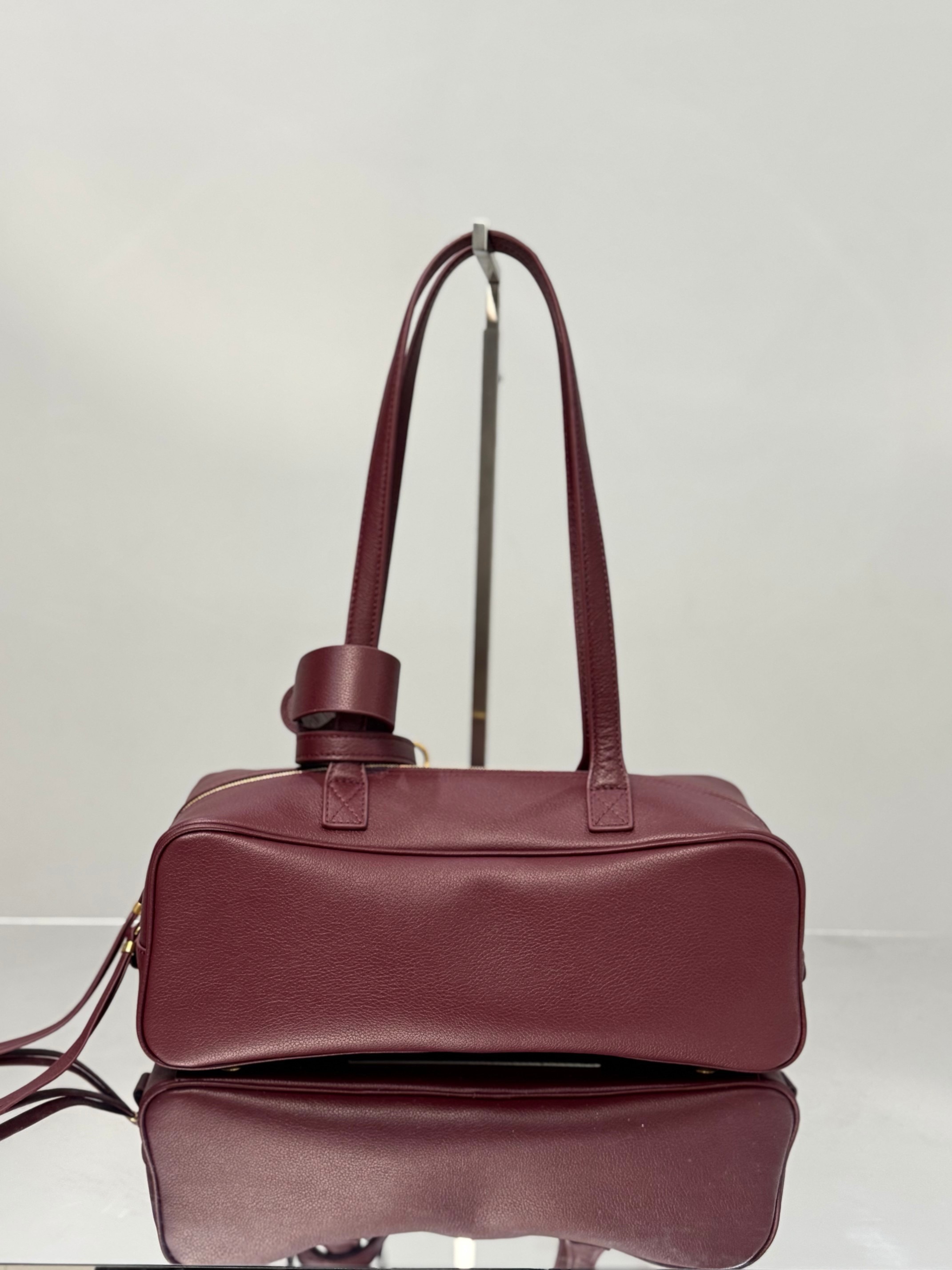 Balenciaga carrie bowling 발렌시아가 캐리 볼링 백 2