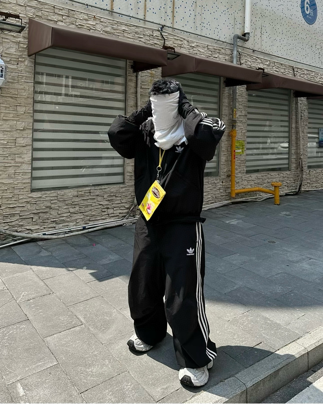 Balenciaga 발렌시아가 치즈 앤 어니언 포테이토칩 핸드폰 크로스백 2