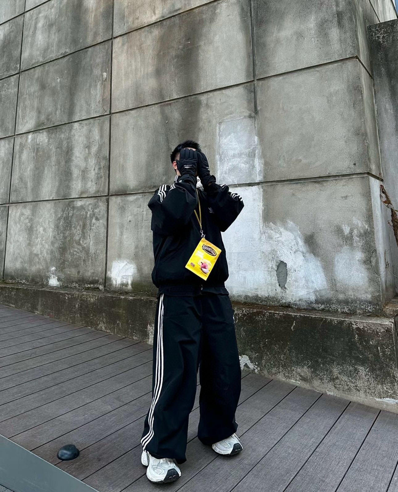 Balenciaga 발렌시아가 치즈 앤 어니언 포테이토칩 핸드폰 크로스백 4