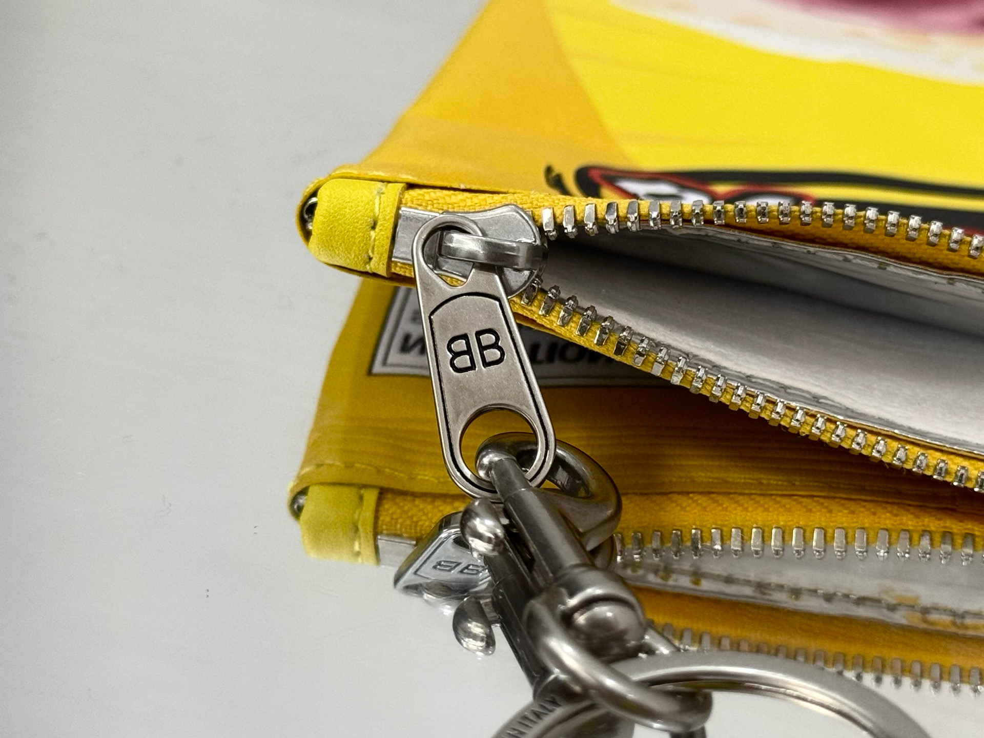 Balenciaga 발렌시아가 치즈 앤 어니언 포테이토칩 핸드폰 크로스백 14