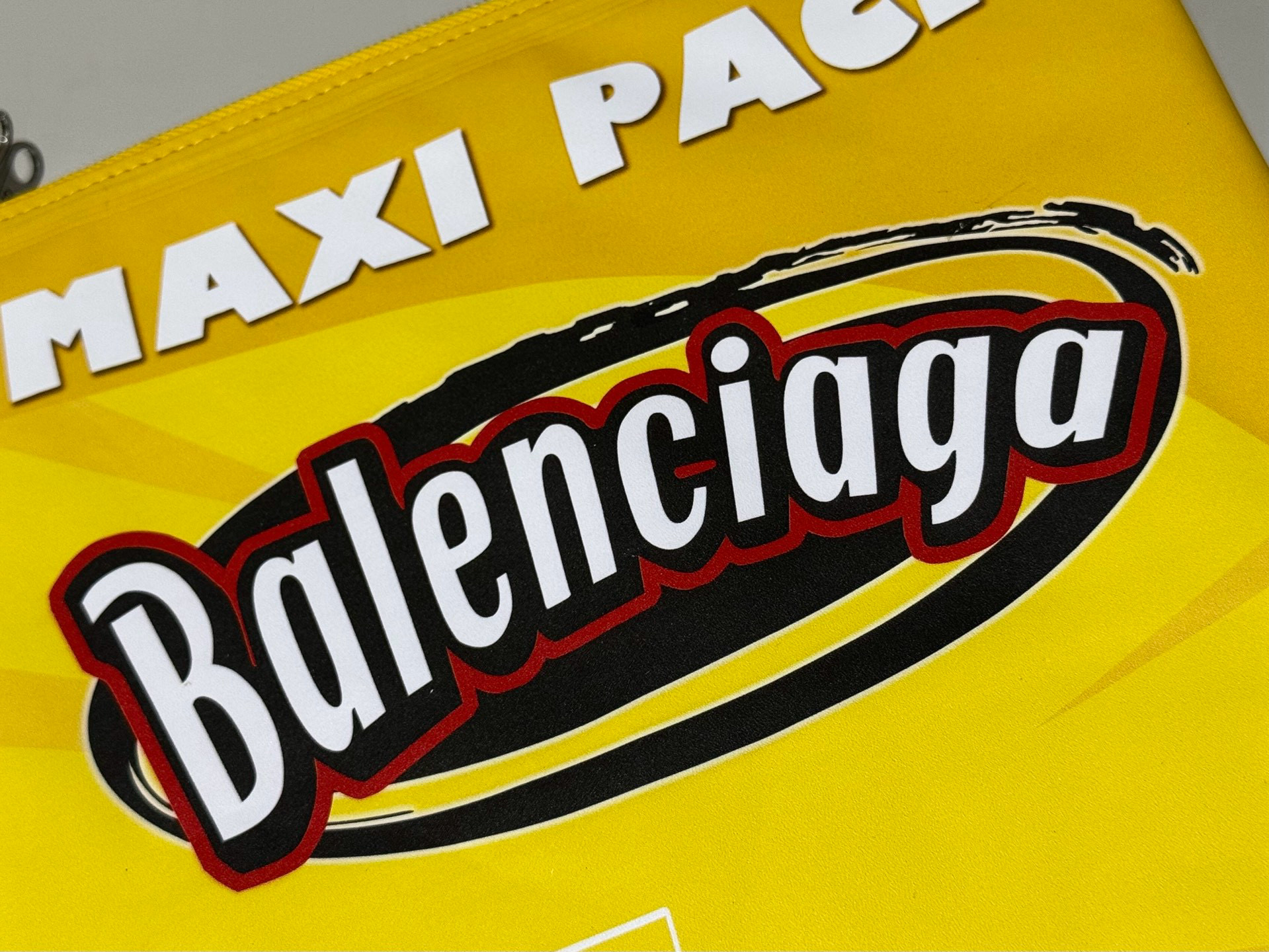 BALENCIAGA 발렌시아가 맥시 팩 칩스 백 14