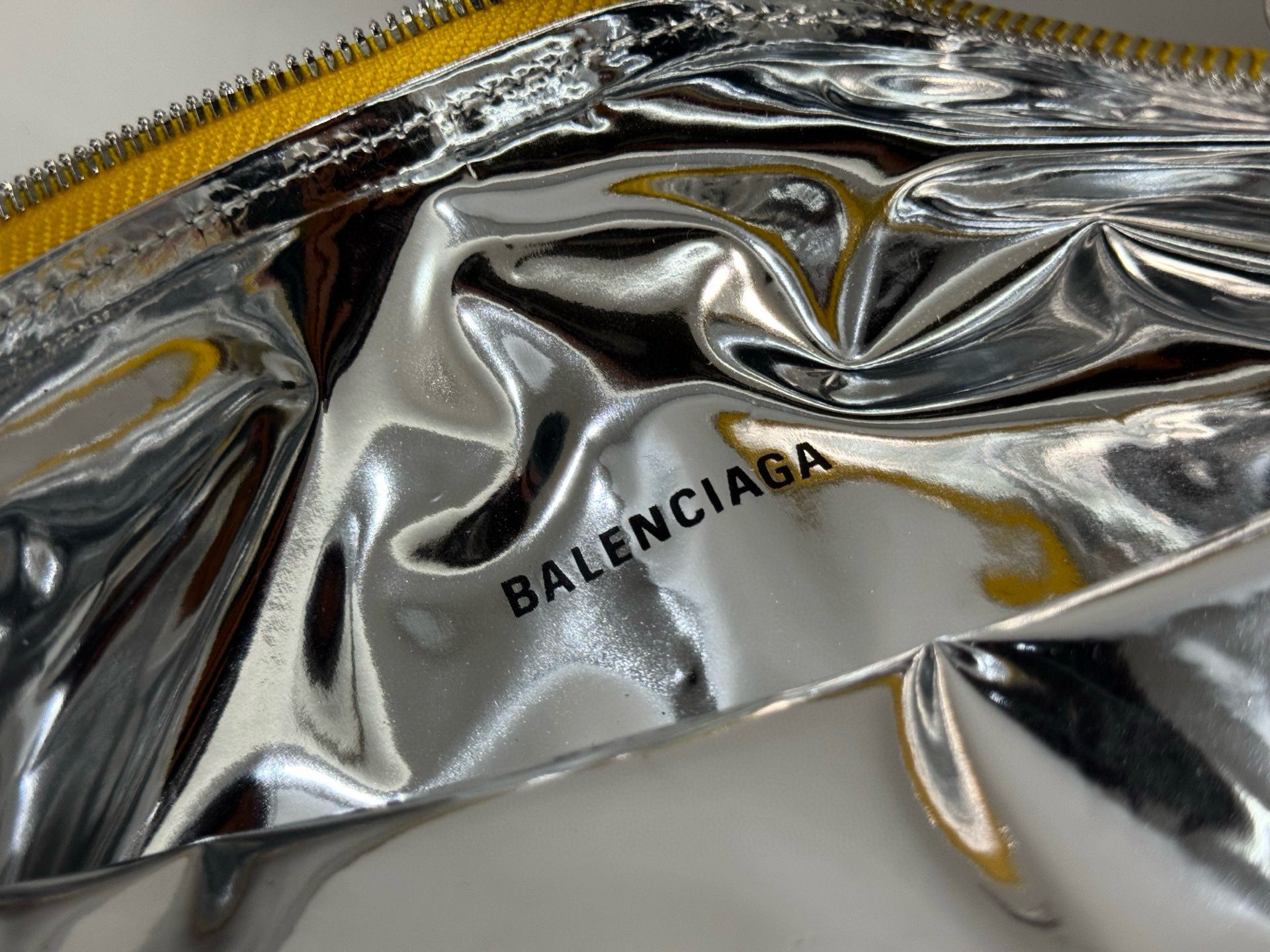 BALENCIAGA 발렌시아가 맥시 팩 칩스 백 16