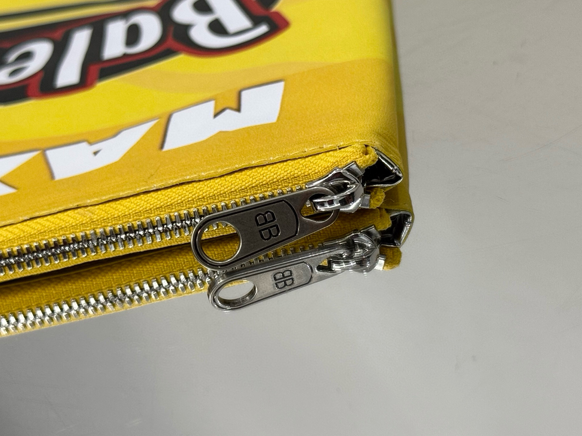 BALENCIAGA 발렌시아가 맥시 팩 칩스 백 18