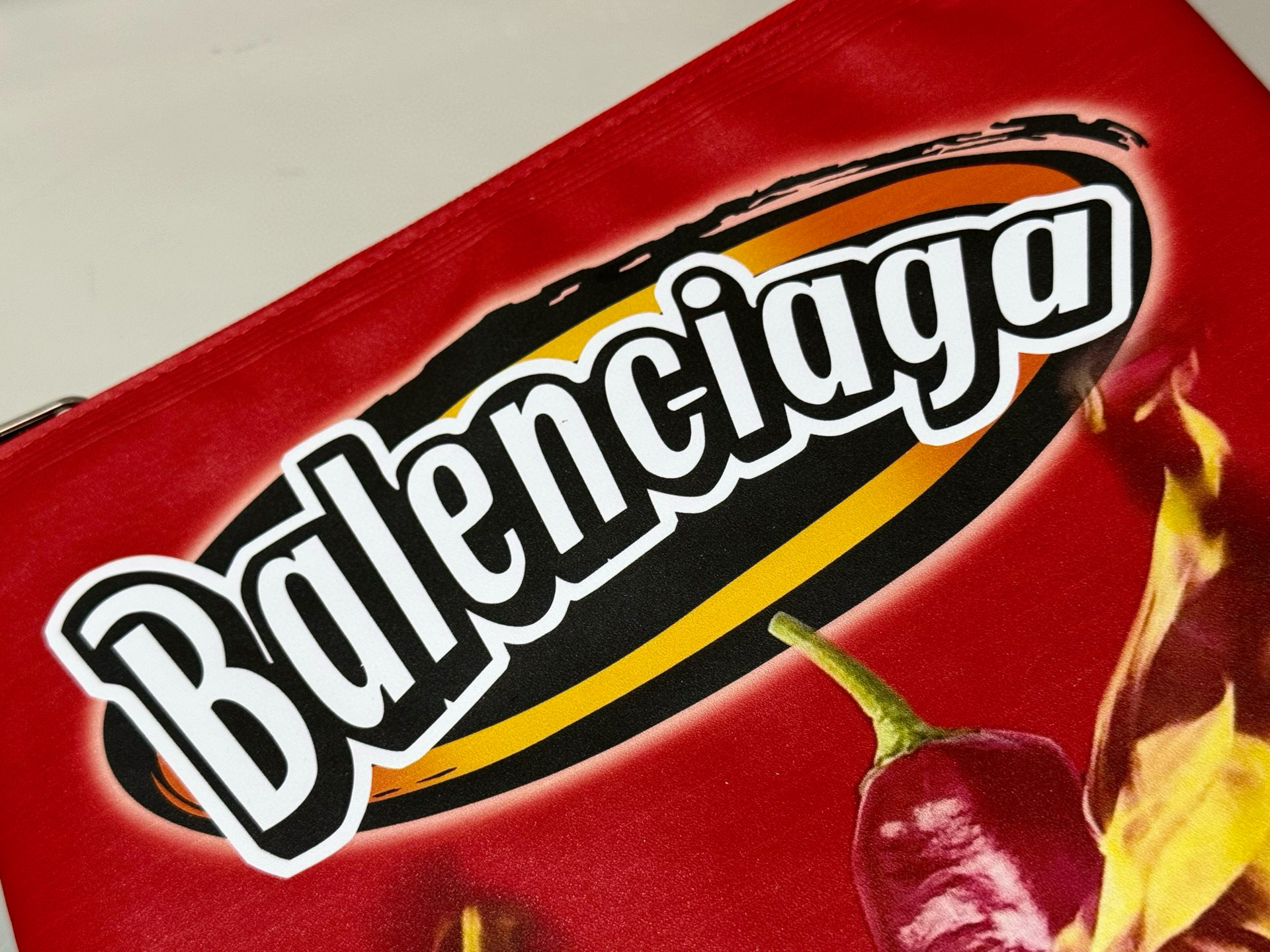 BALENCIAGA 발렌시아가 맥시 팩 칩스 백 23