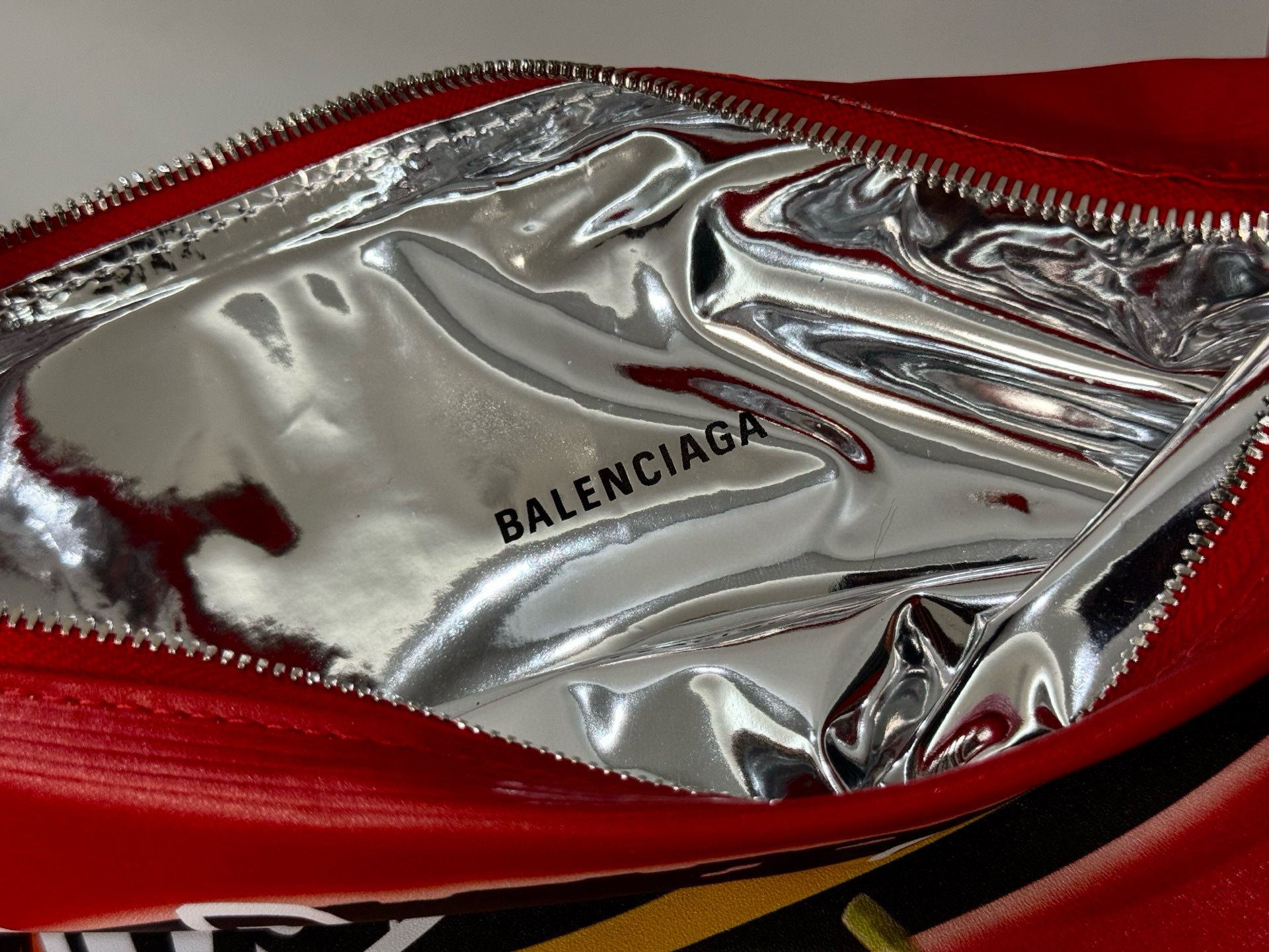 BALENCIAGA 발렌시아가 맥시 팩 칩스 백 25