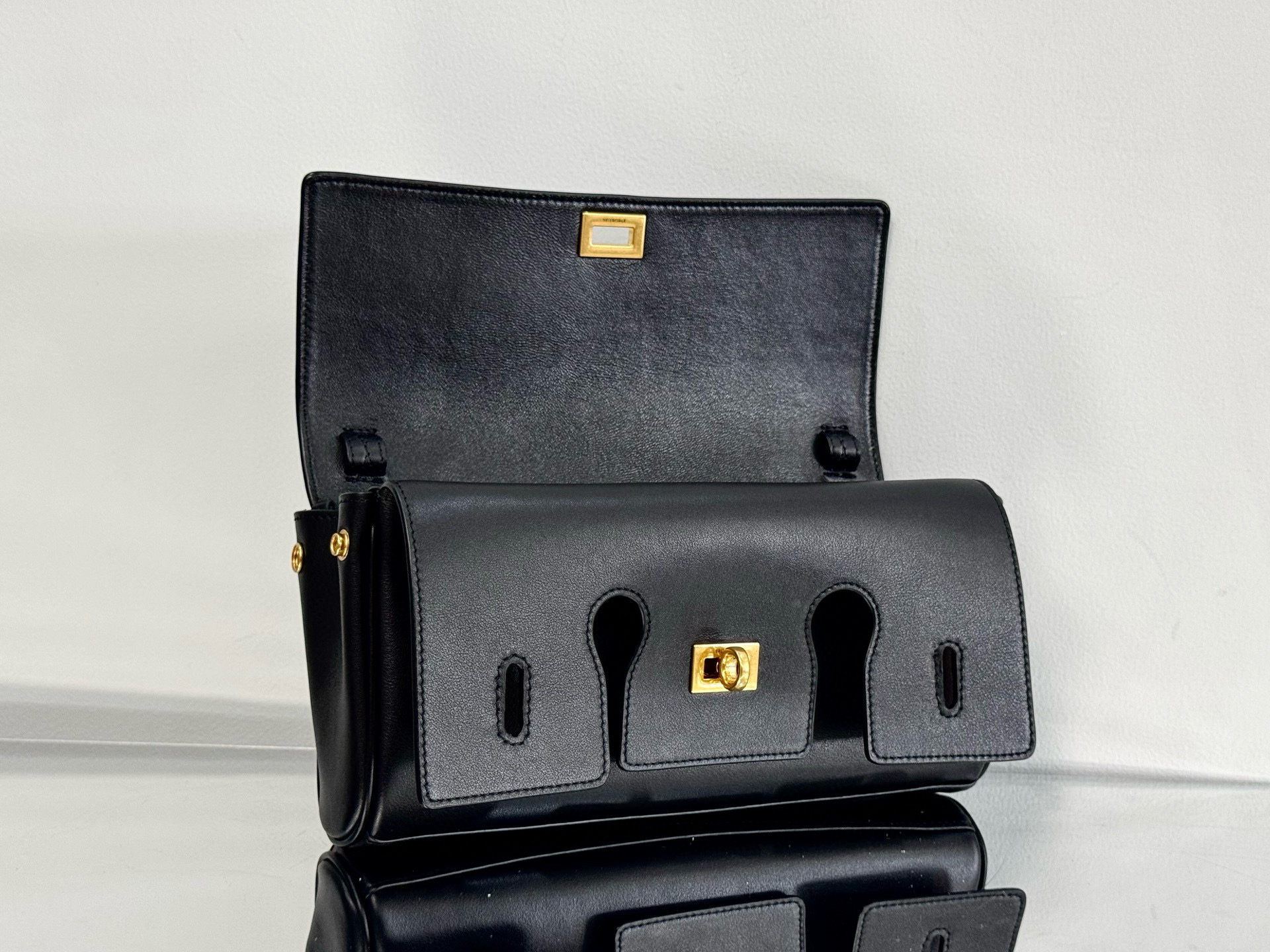 Balenciaga 발렌시아가 Bel Air 클러치 블랙 골드 4