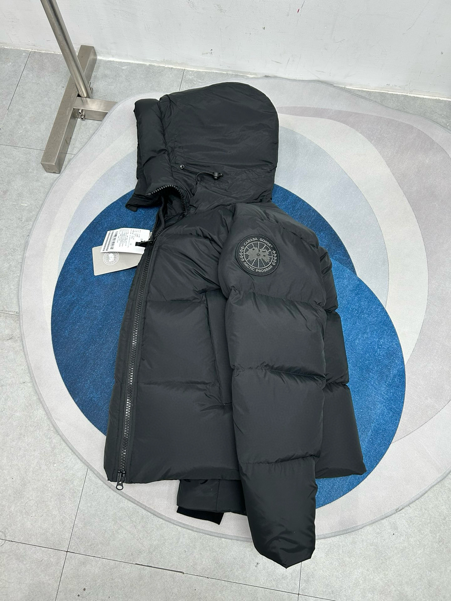 Canada Goose 크로프턴 퍼퍼 블랙 남녀공용 다운 패딩 5