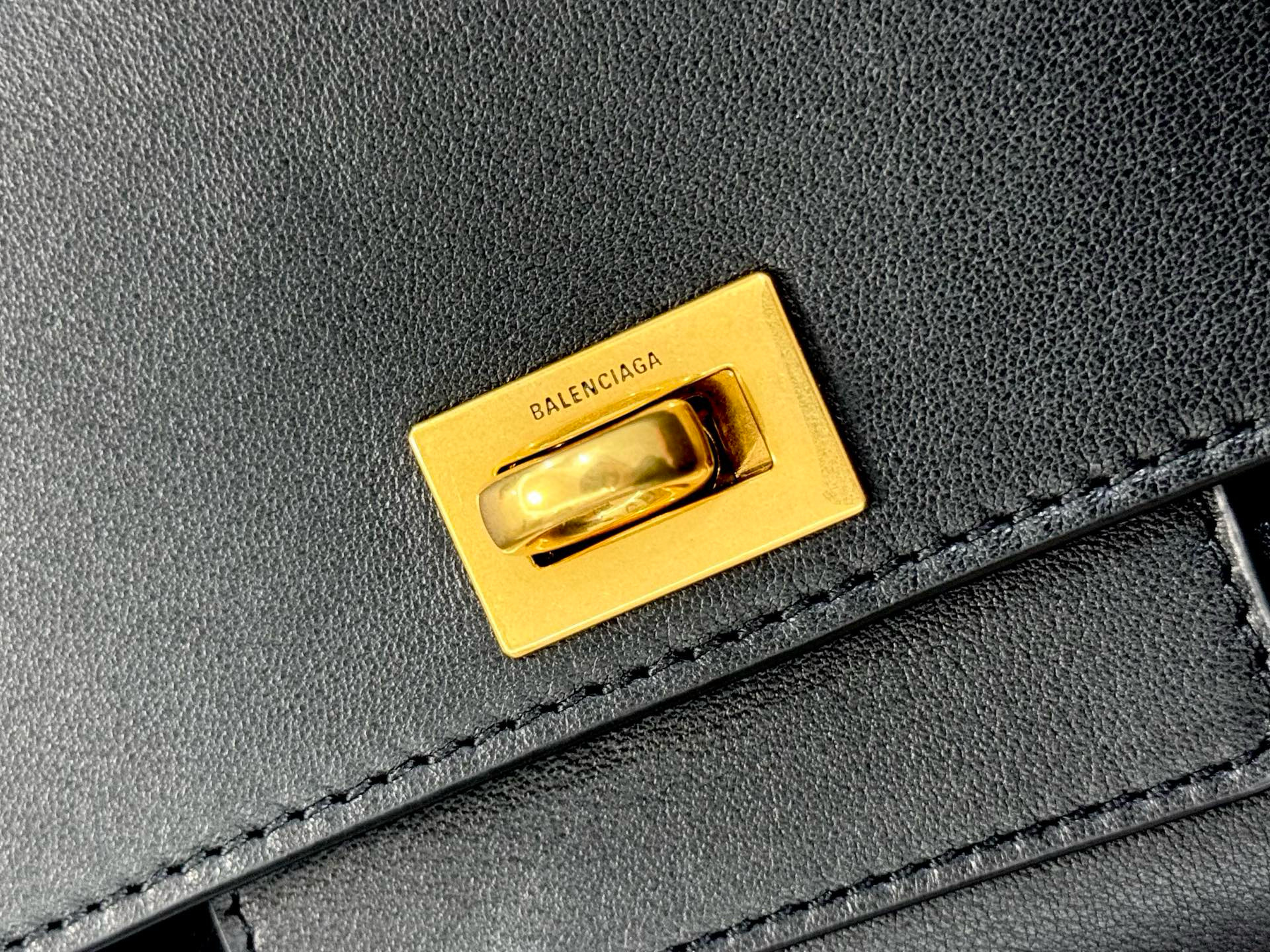 Balenciaga 발렌시아가 Bel Air 클러치 블랙 골드 7