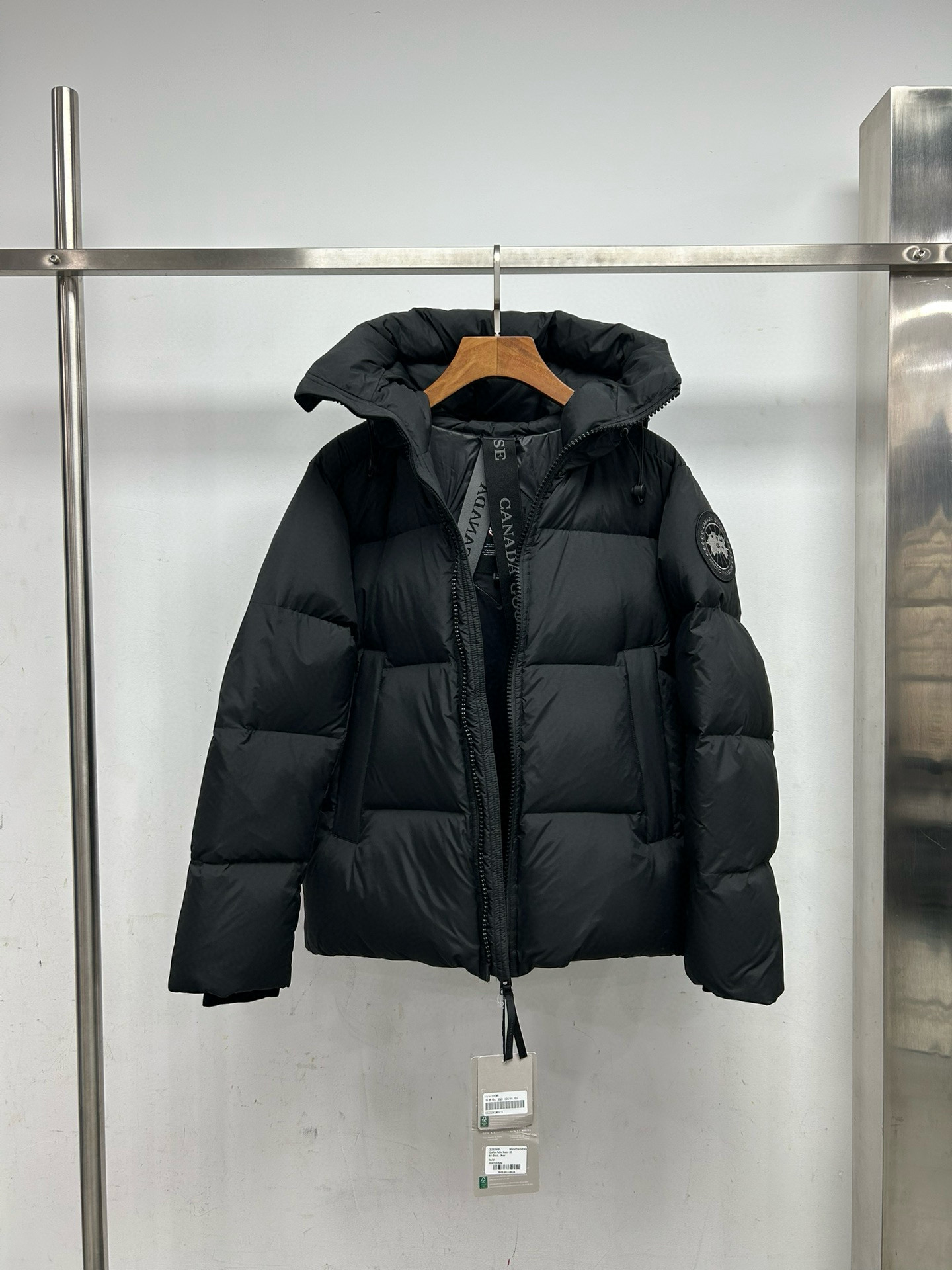 Canada Goose 크로프턴 퍼퍼 블랙 남녀공용 다운 패딩 11