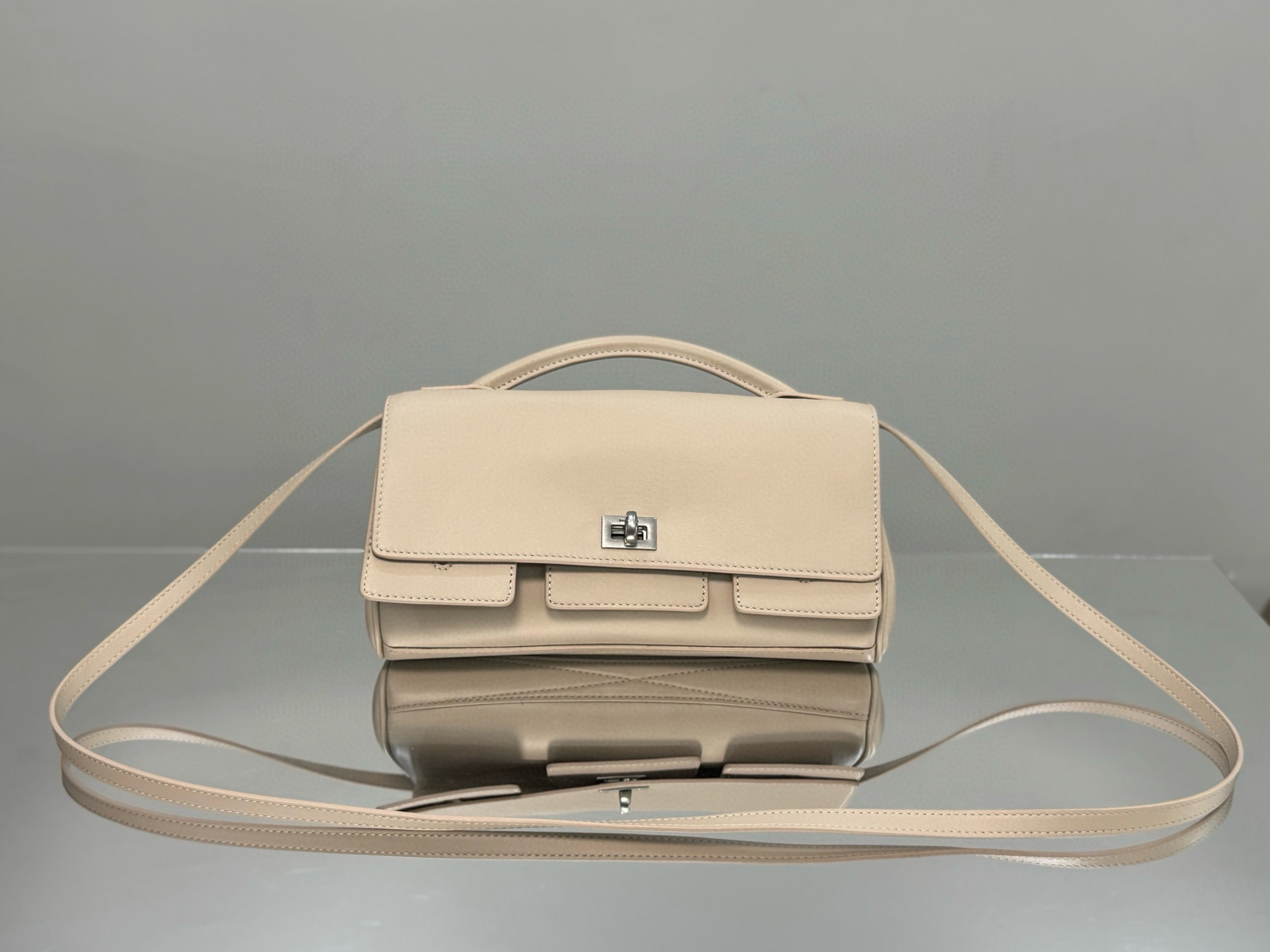 Balenciaga 발렌시아가 Bel Air 클러치 숄더백 1