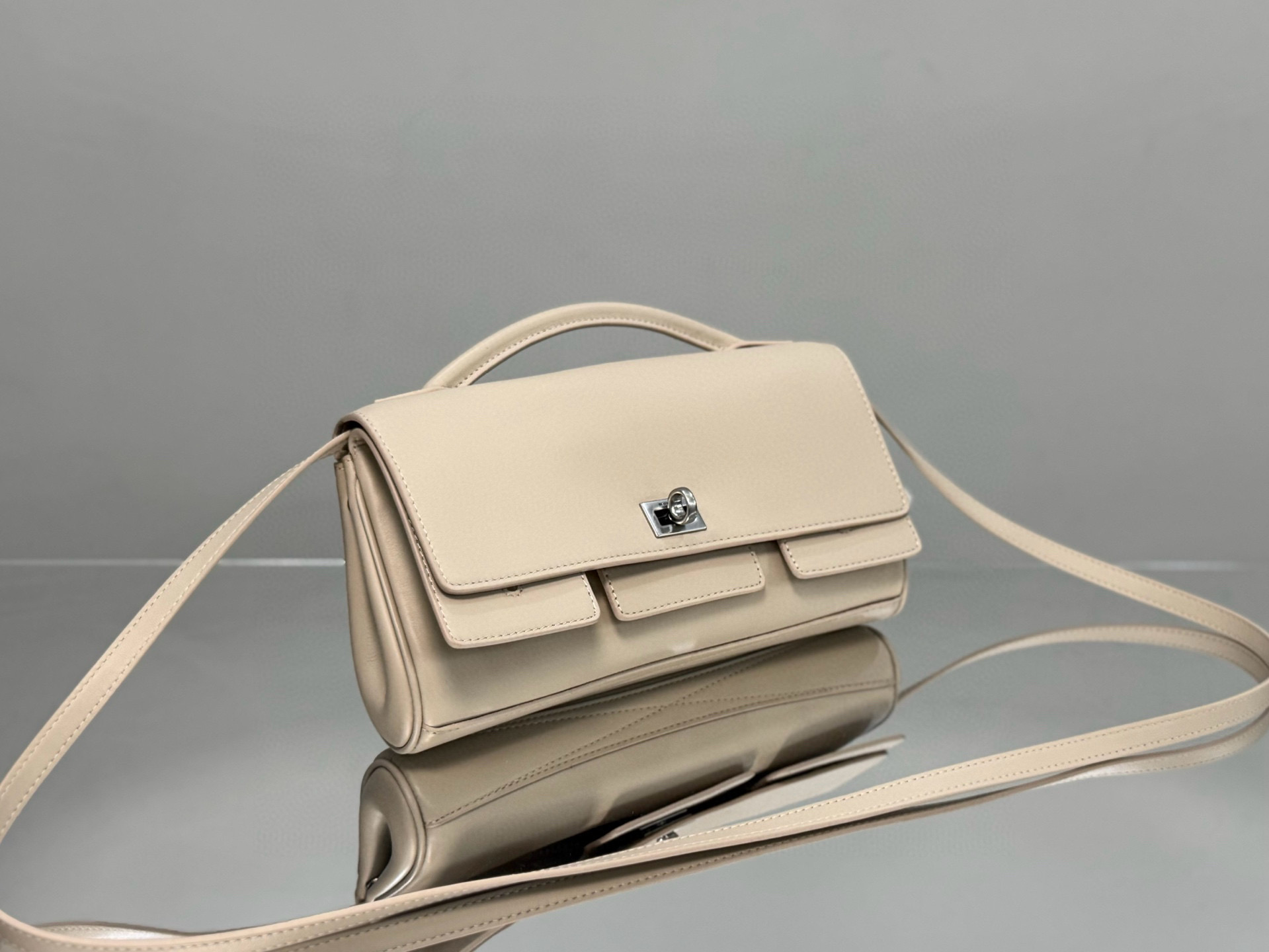 Balenciaga 발렌시아가 Bel Air 클러치 숄더백 3