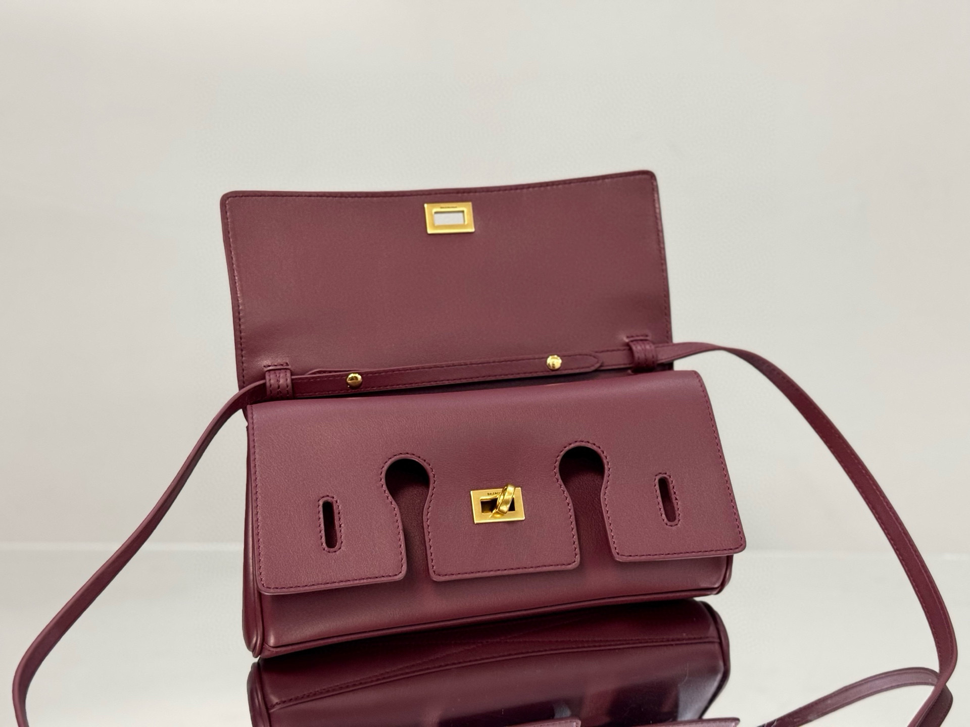 Balenciaga 발렌시아가 Bel Air 클러치 숄더백 버건디 3