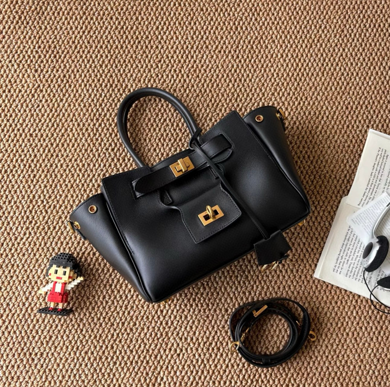 Balenciaga 발렌시아가 Bel Air 미니 블랙 골드 토트백 4