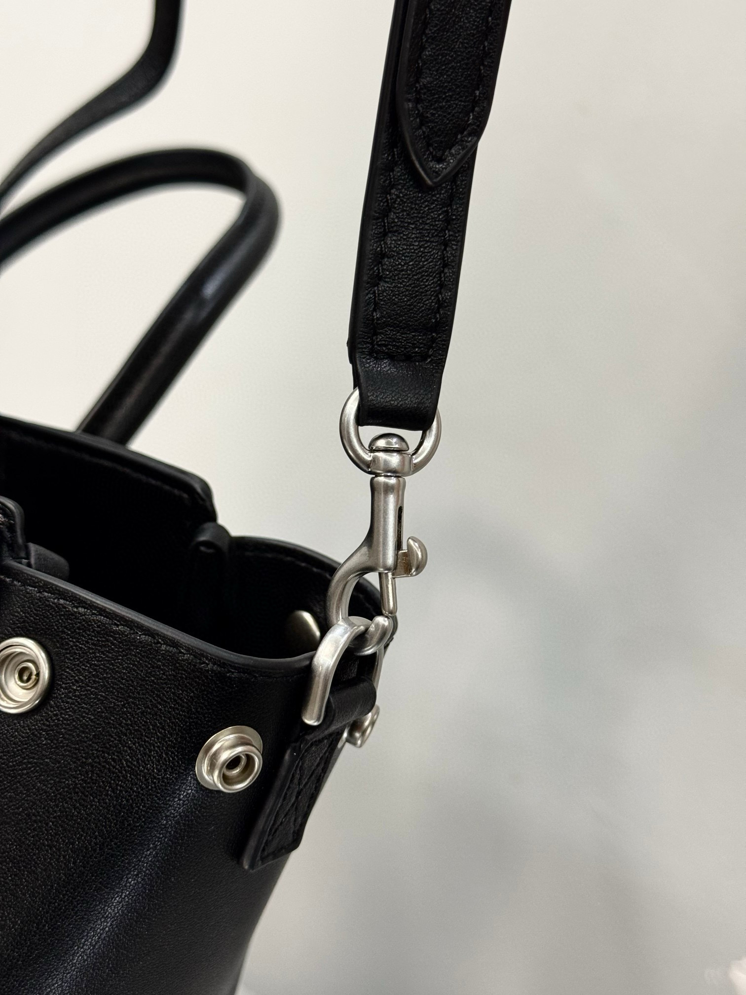 Balenciaga 발렌시아가 Bel Air 미니 블랙 골드 토트백 16