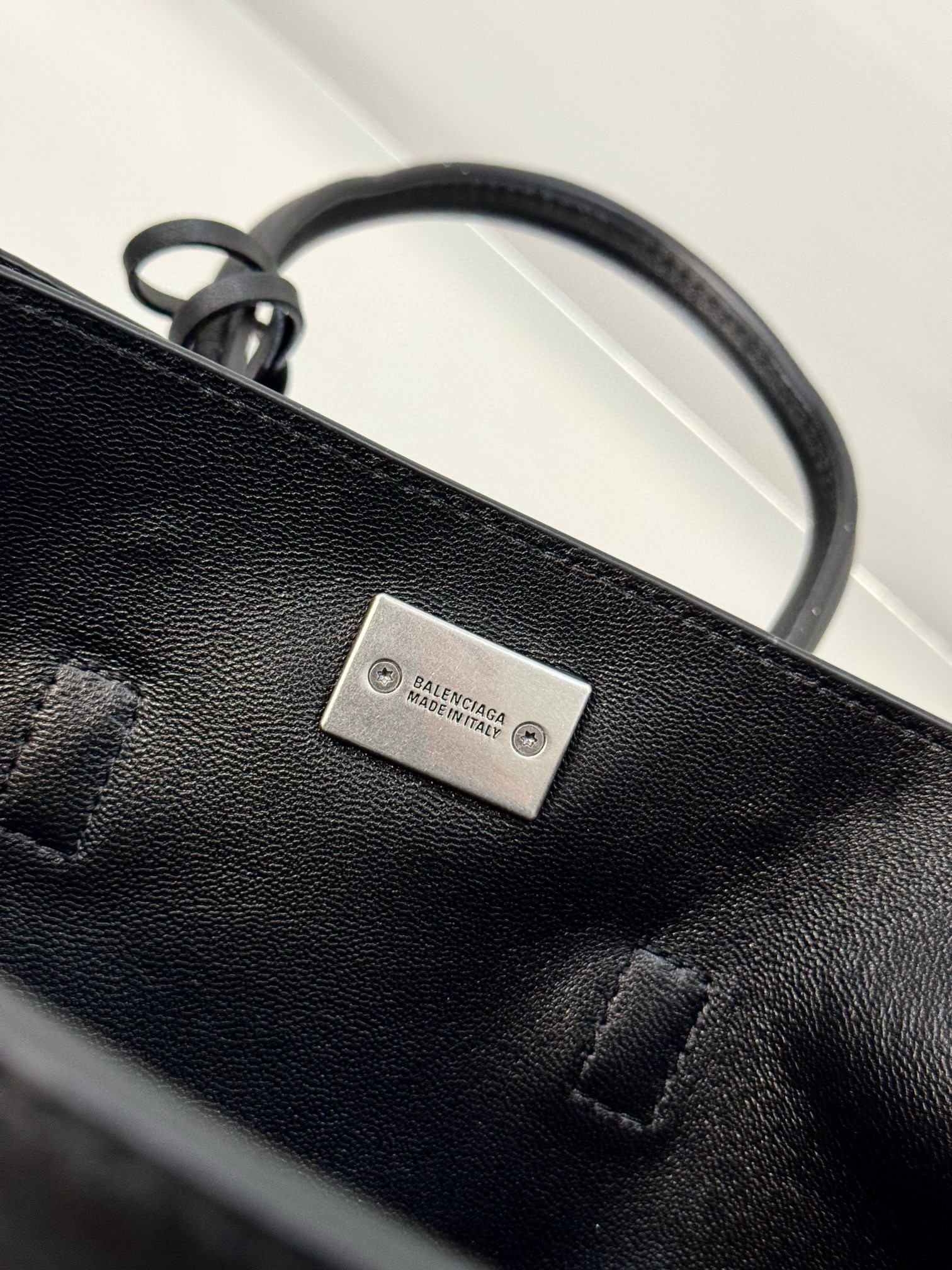Balenciaga 발렌시아가 Bel Air 미니 블랙 골드 토트백 19