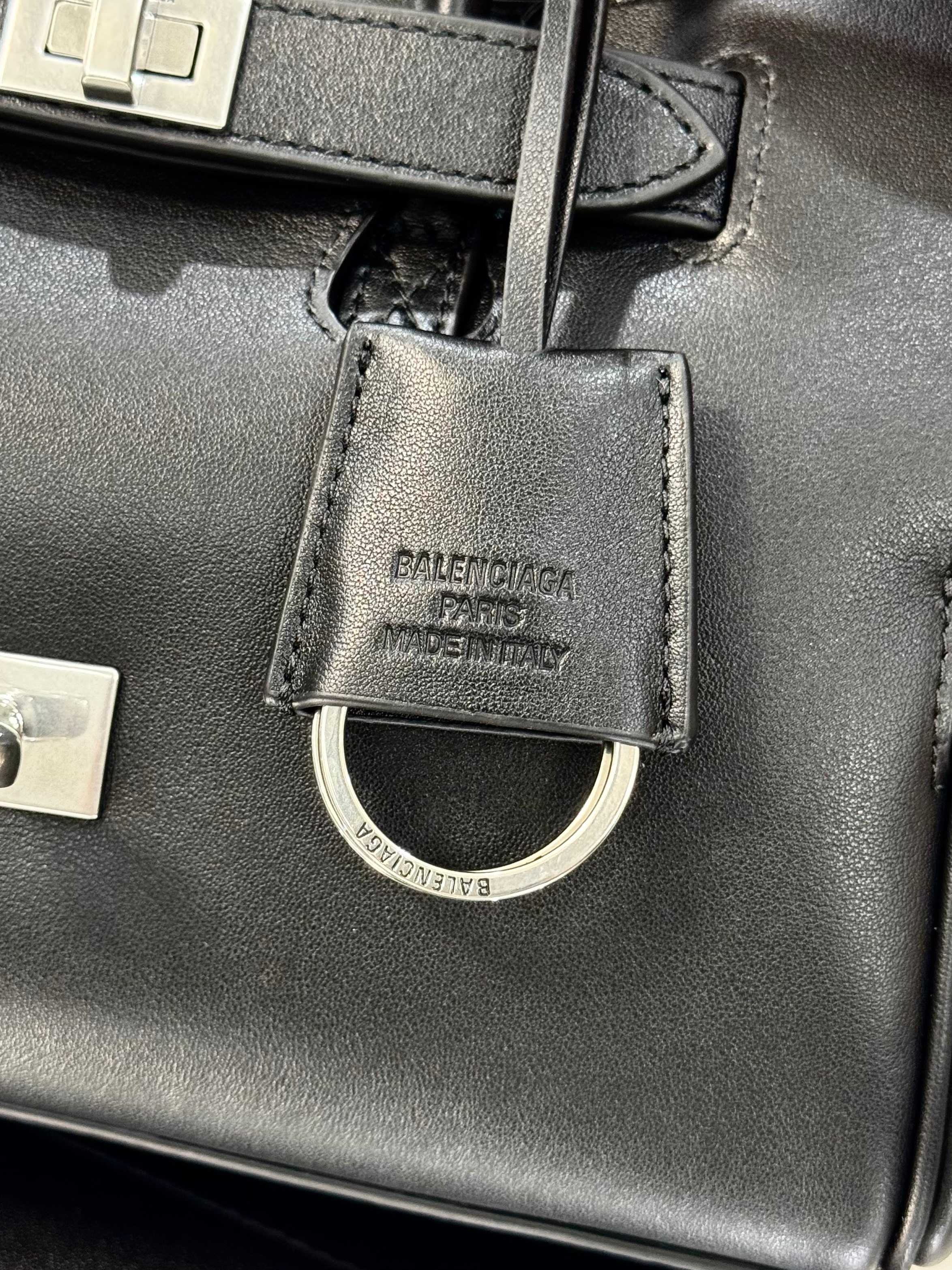 Balenciaga 발렌시아가 Bel Air 미니 블랙 골드 토트백 20