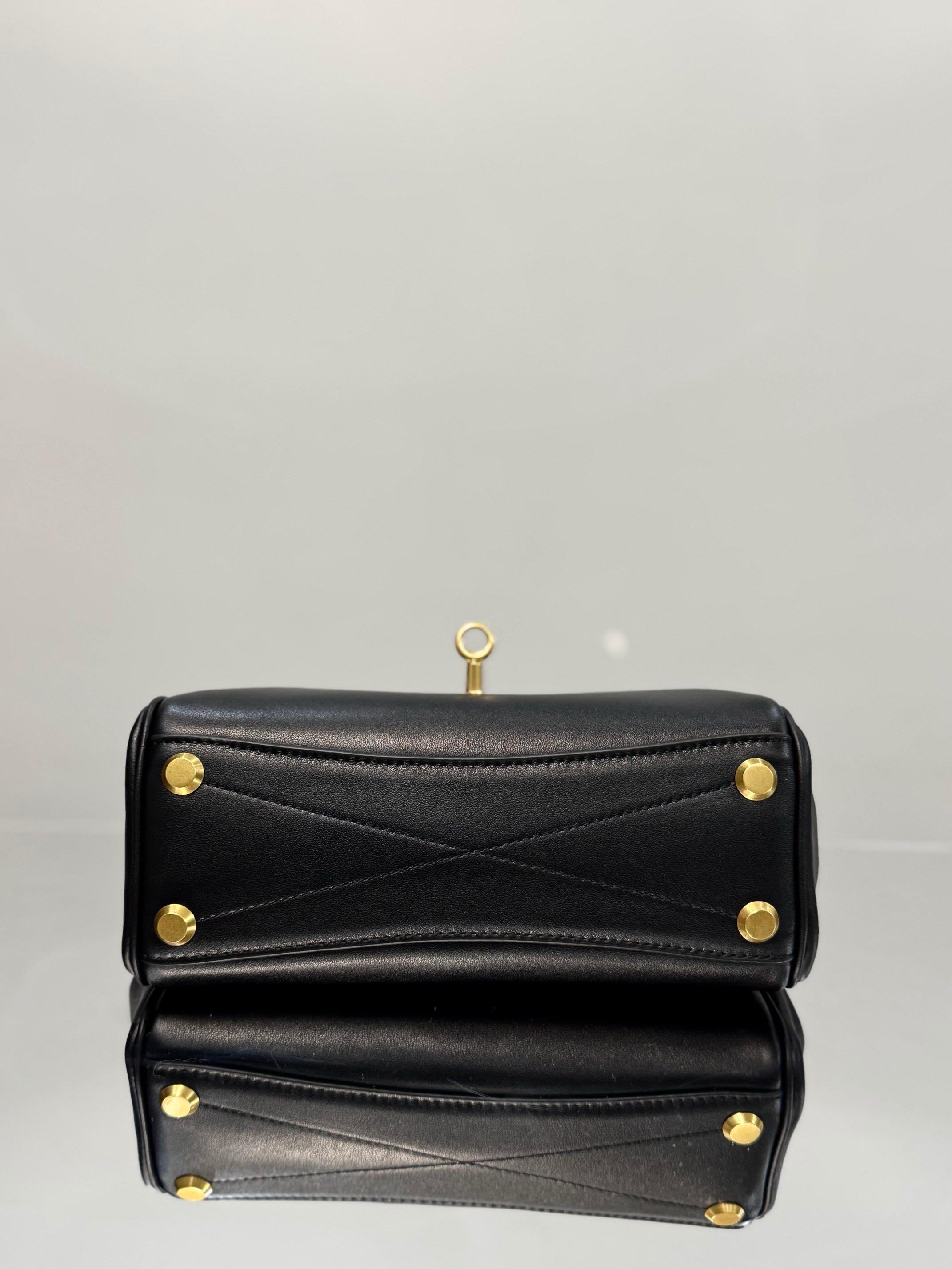 Balenciaga 발렌시아가 Bel Air 미니 블랙 골드 토트백 11