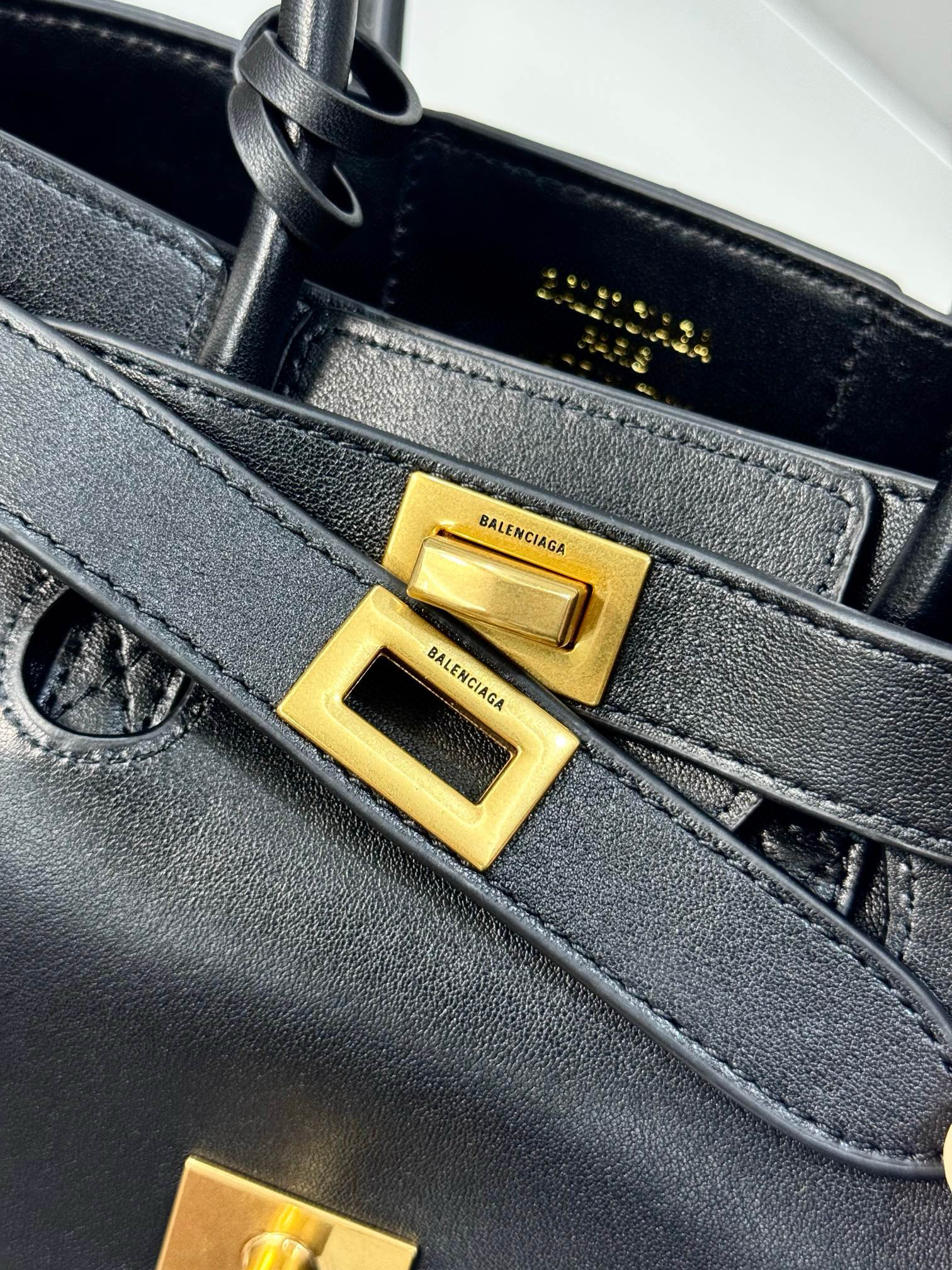 Balenciaga 발렌시아가 Bel Air 미니 블랙 골드 토트백 17