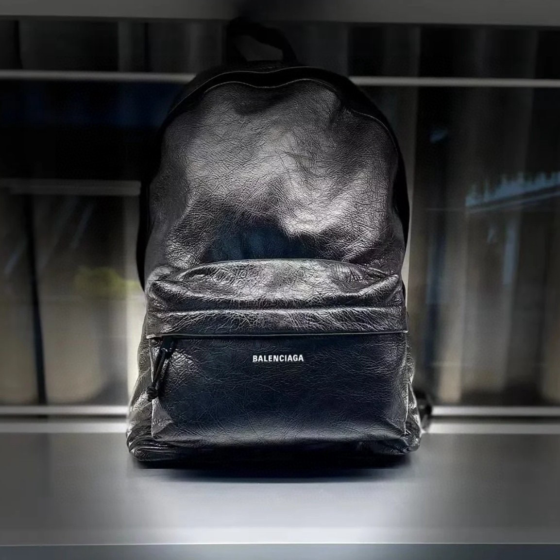 Balenciaga 발렌시아가 Explorer 시리즈 블랙 오일드 레더 백팩 9