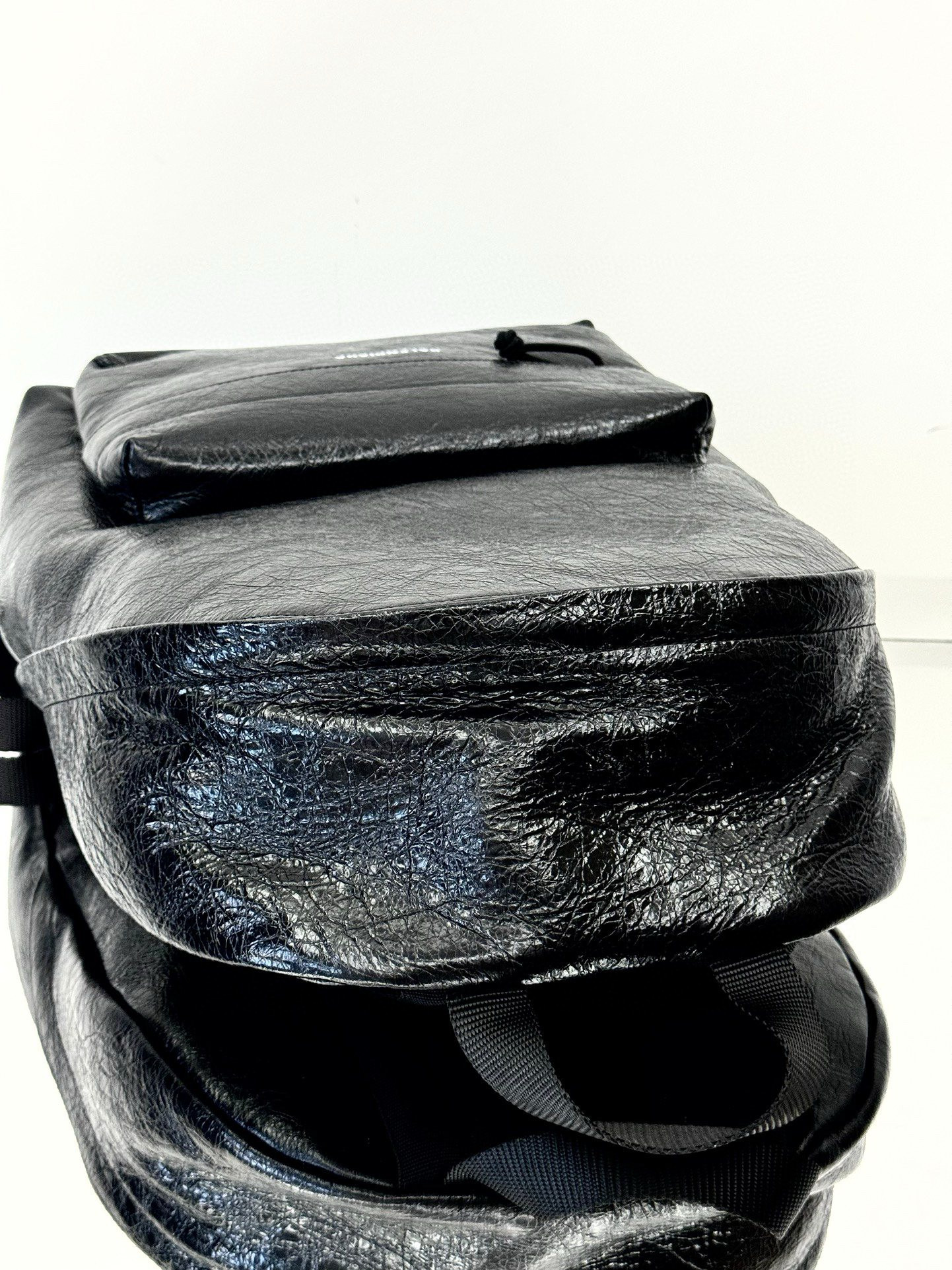 Balenciaga 발렌시아가 Explorer 시리즈 블랙 오일드 레더 백팩 14