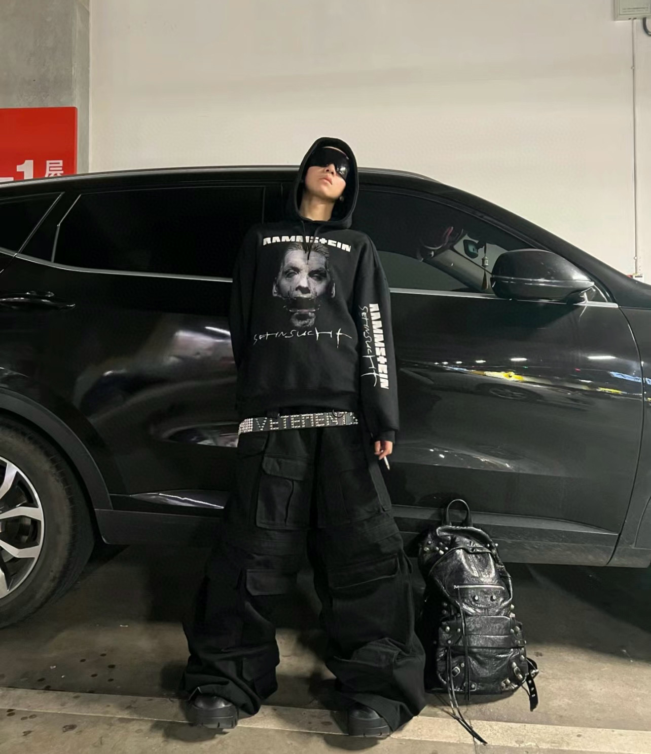 Balenciaga Le Cagole 발렌시아가 르 카골 스터드 레더 백팩 6