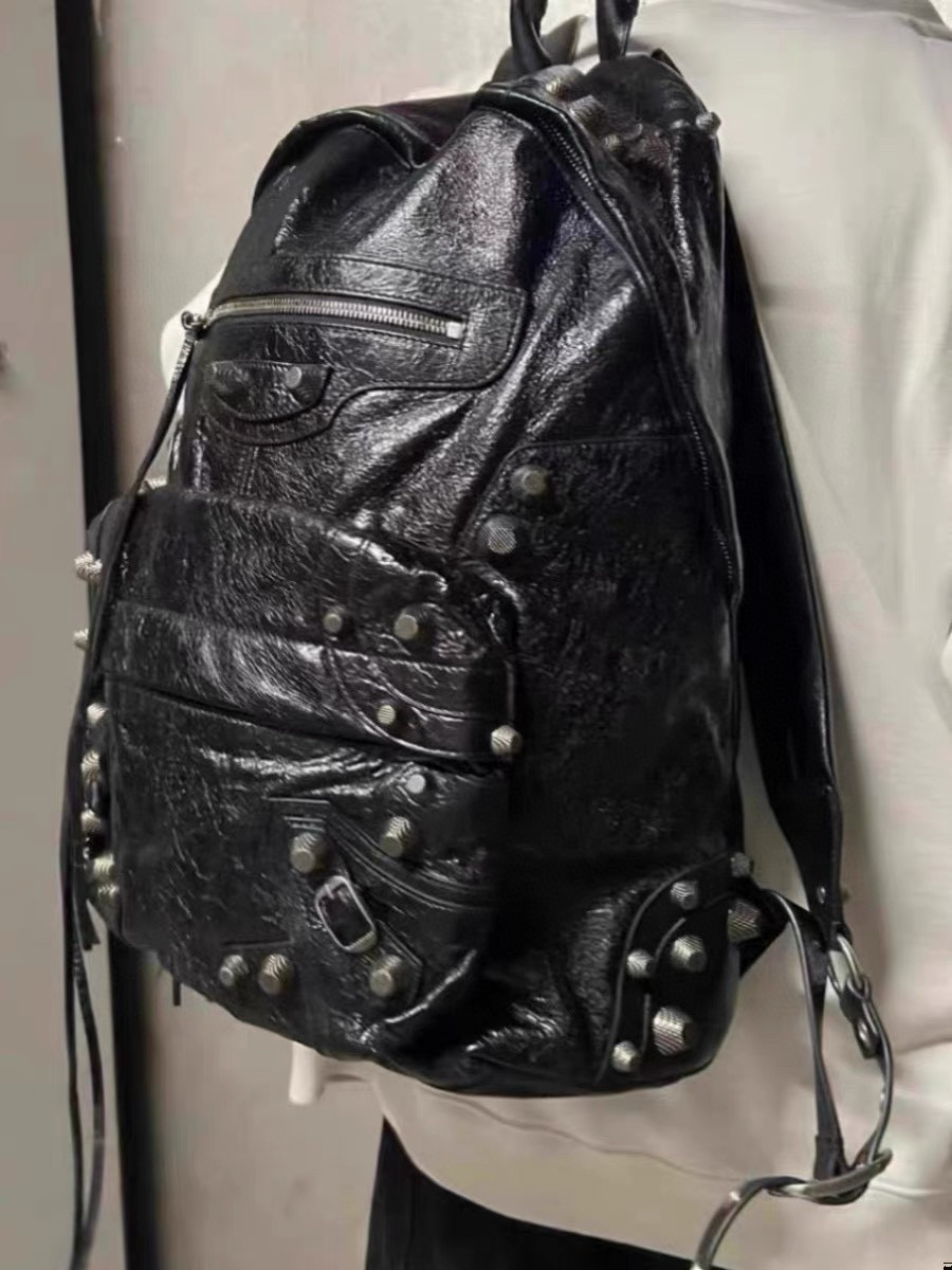 Balenciaga Le Cagole 발렌시아가 르 카골 스터드 레더 백팩 10