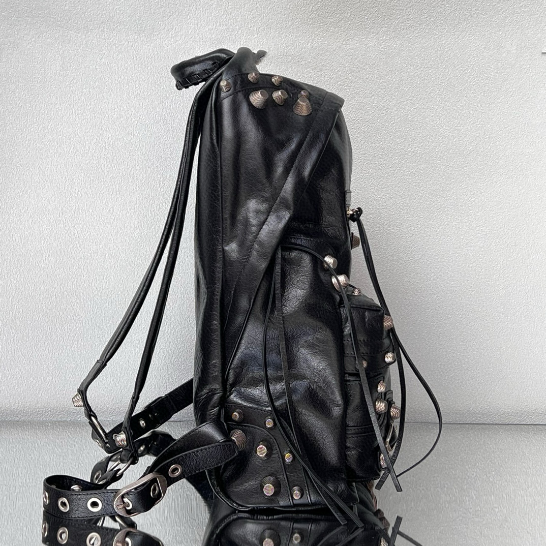 Balenciaga Le Cagole 발렌시아가 르 카골 스터드 레더 백팩 14