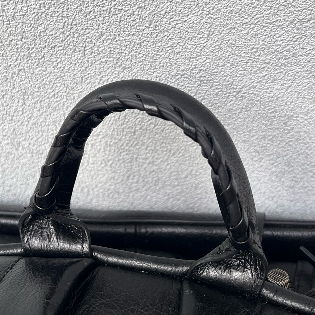 Balenciaga Le Cagole 발렌시아가 르 카골 스터드 레더 백팩 16