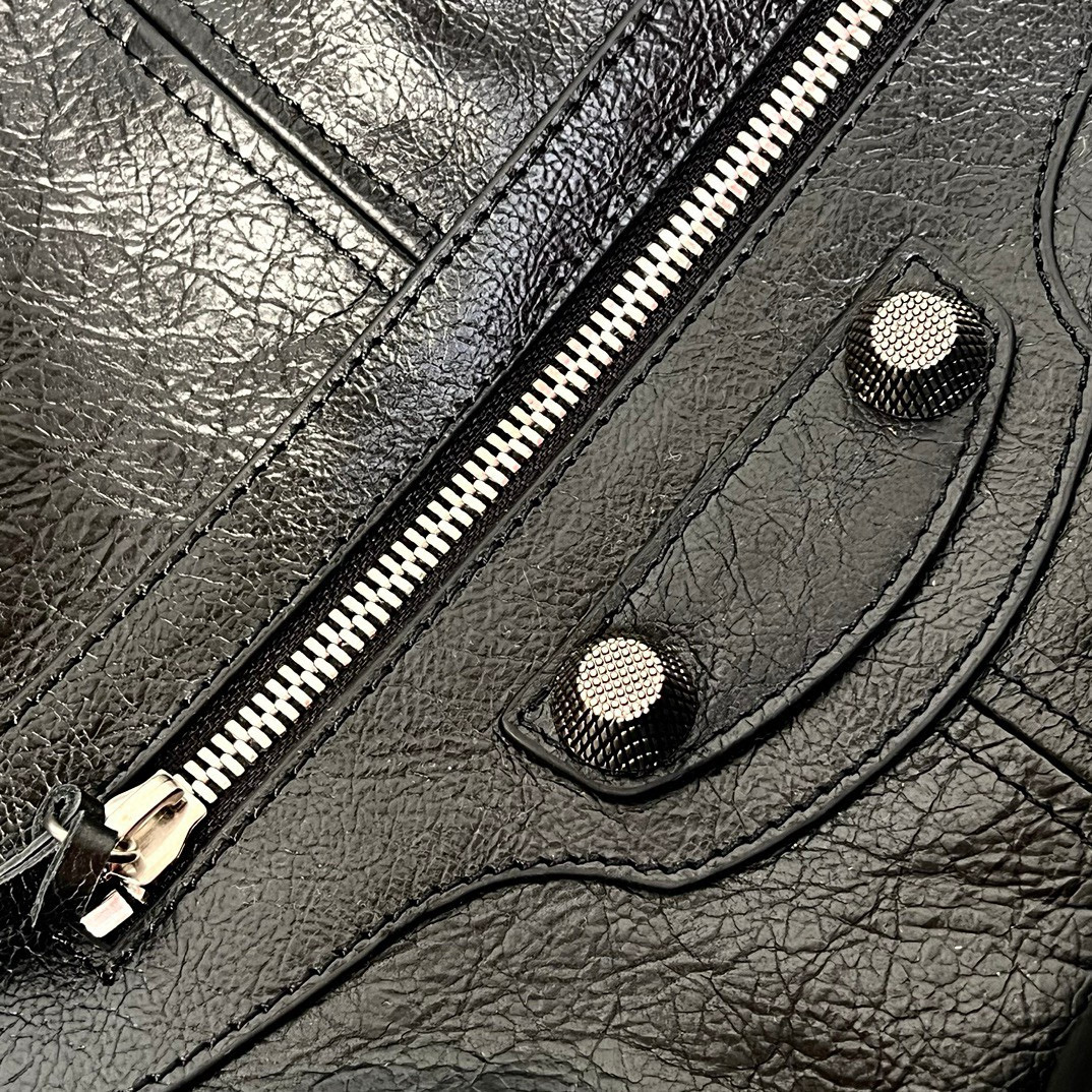 Balenciaga Le Cagole 발렌시아가 르 카골 스터드 레더 백팩 17