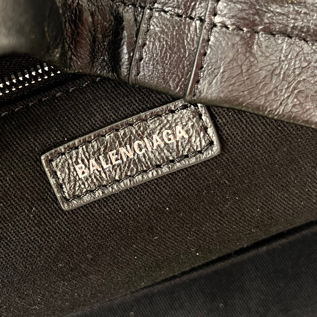 Balenciaga Le Cagole 발렌시아가 르 카골 스터드 레더 백팩 21