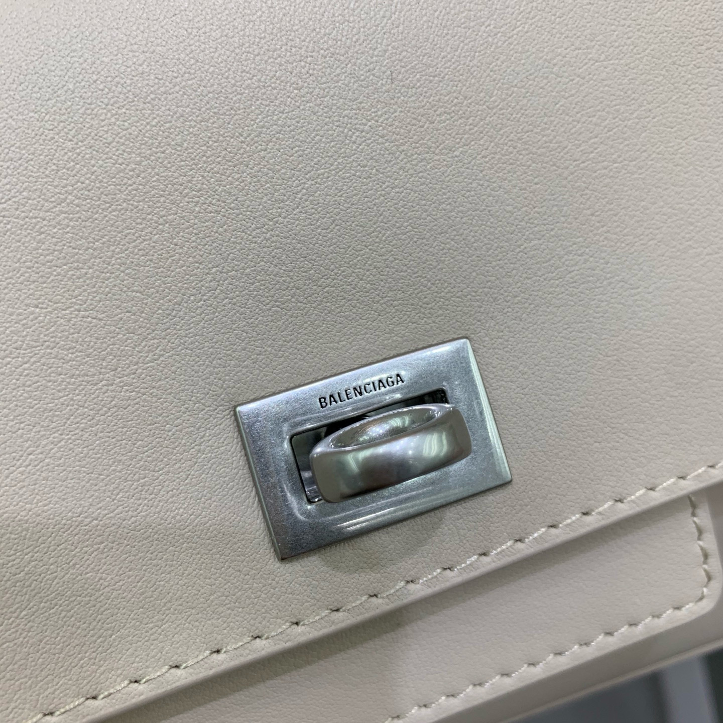 Balenciaga 발렌시아가 Bel Air 클러치 플랩 숄더백 5