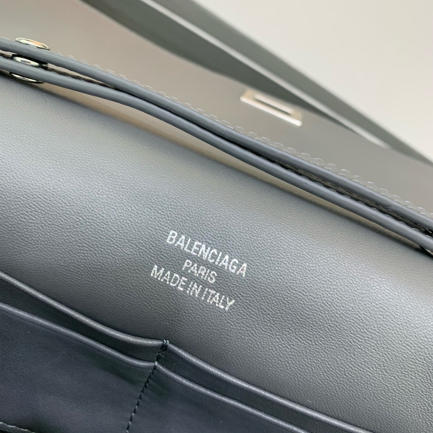 BALENCIAGA 발렌시아가 벨에어 벨 에어 클러치 플랩 백 7