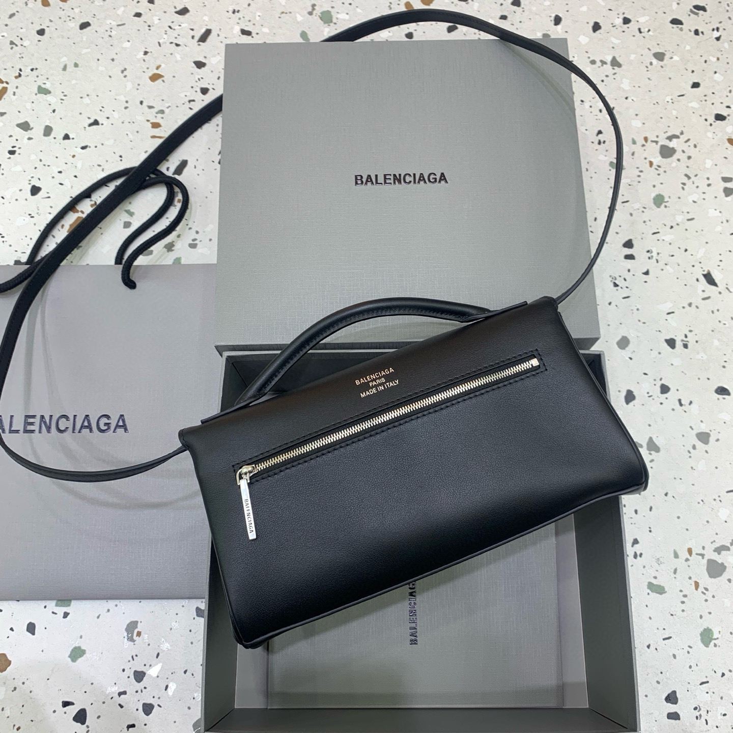 BALENCIAGA 발렌시아가 벨에어 벨 에어 클러치 플랩 백 2