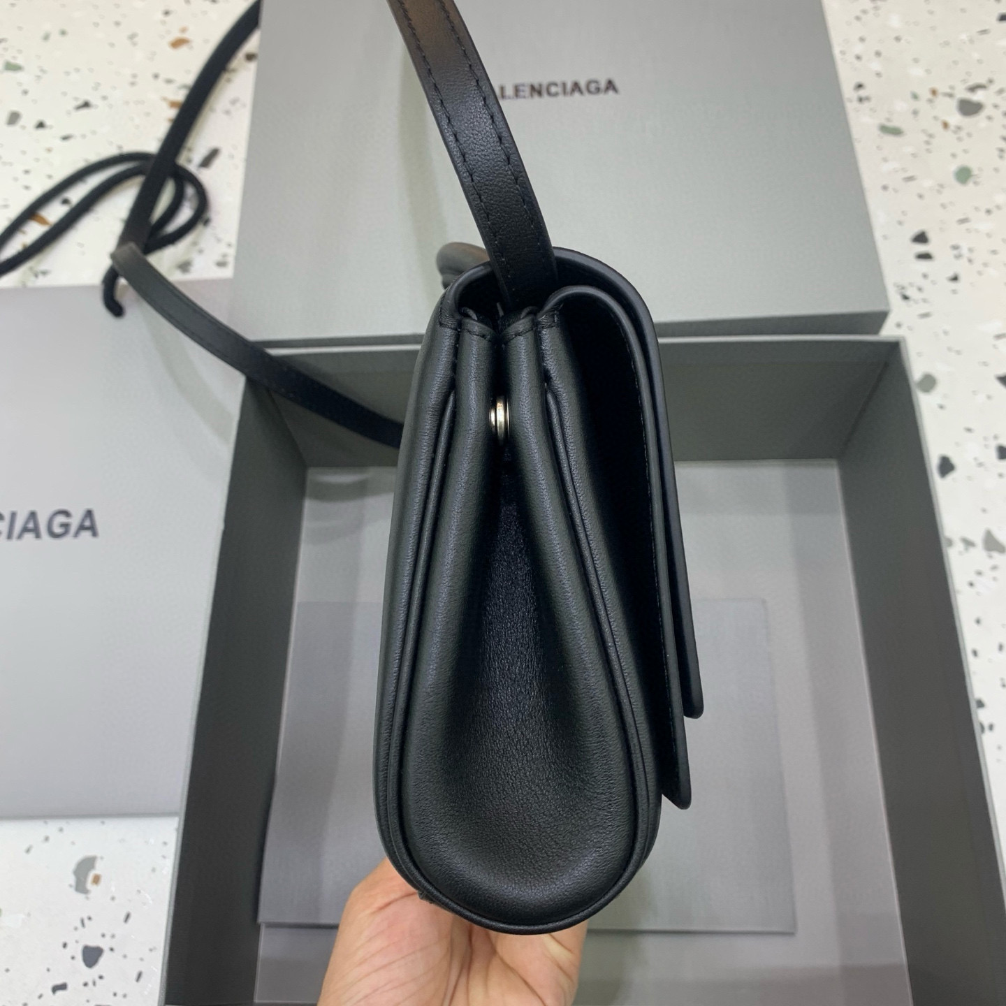 BALENCIAGA 발렌시아가 벨에어 벨 에어 클러치 플랩 백 3