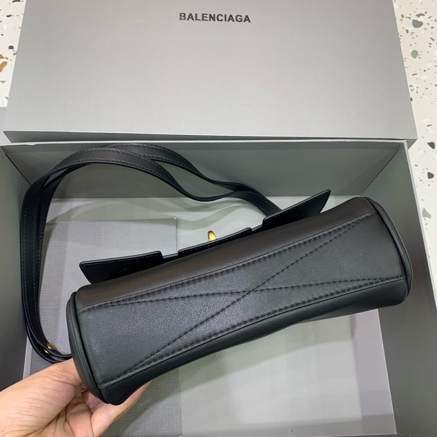 BALENCIAGA 발렌시아가 벨에어 플랩 숄더백 7