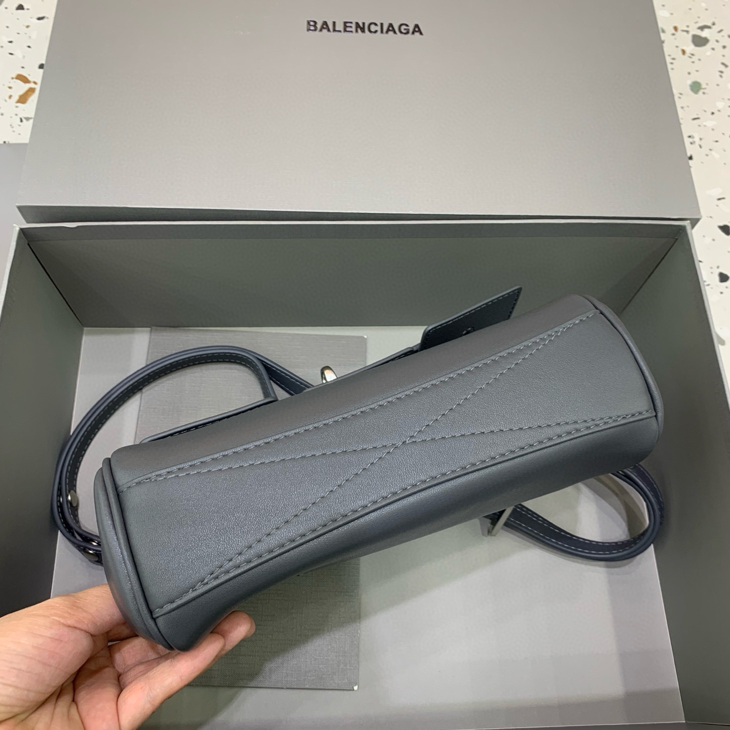 BALENCIAGA 발렌시아가 벨에어 플랩 숄더백 7