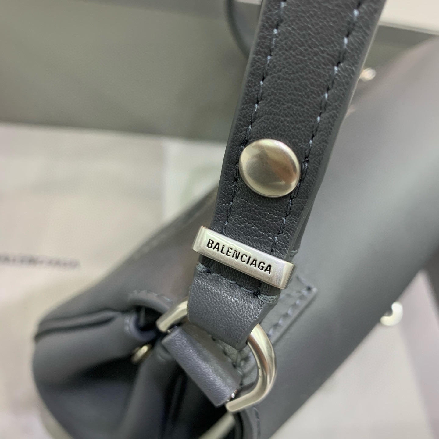 BALENCIAGA 발렌시아가 벨에어 플랩 숄더백 9