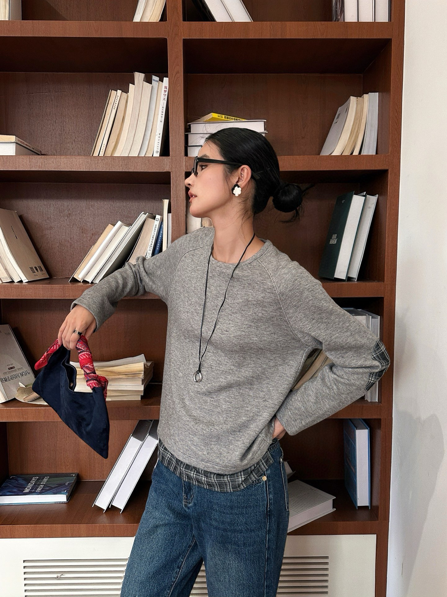 A+ 실버 울 블렌드 체크 레이어드 그레이 티셔츠 1