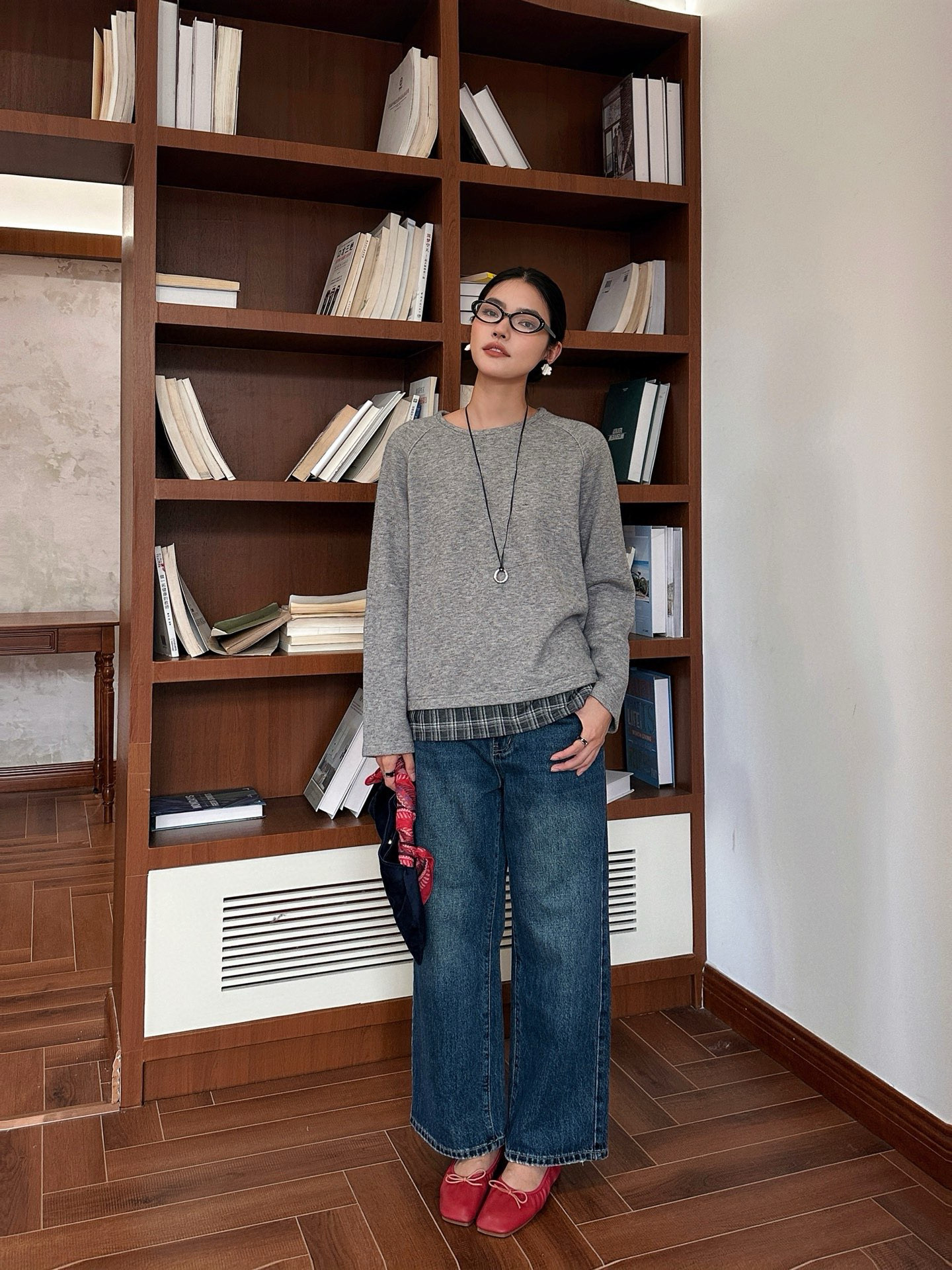 A+ 실버 울 블렌드 체크 레이어드 그레이 티셔츠 3